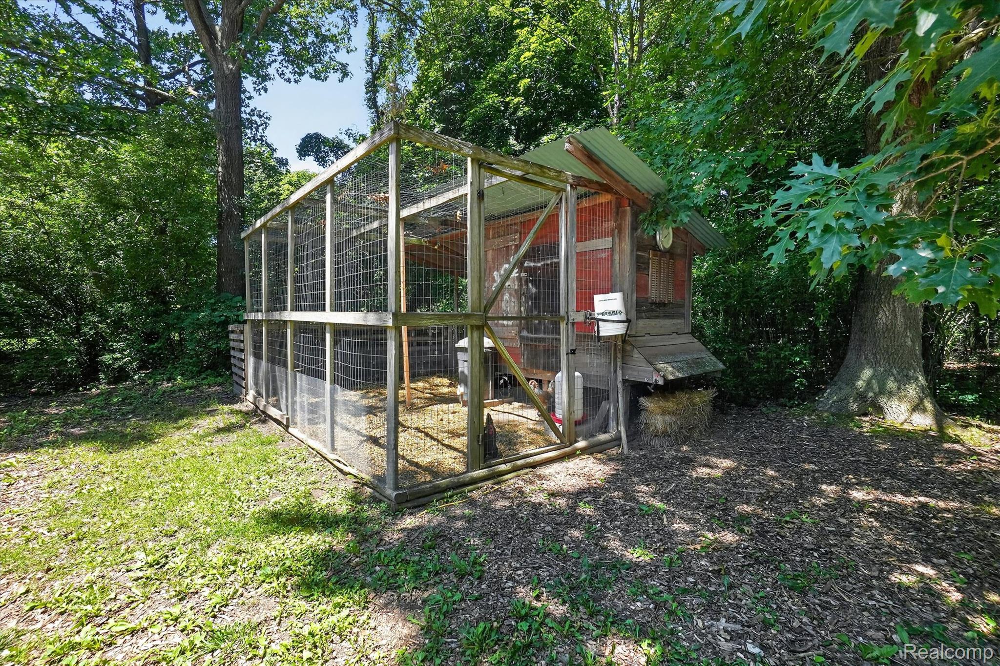 7071 W Grand River Road