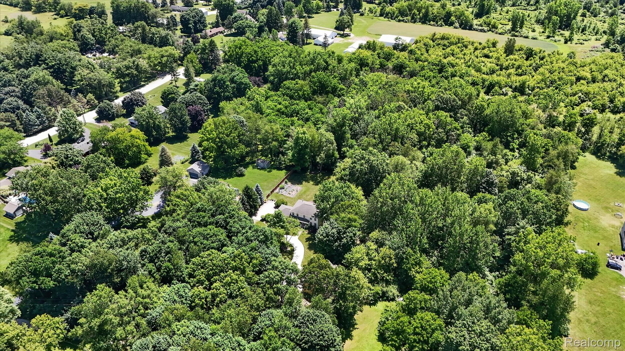 7071 W Grand River Road
