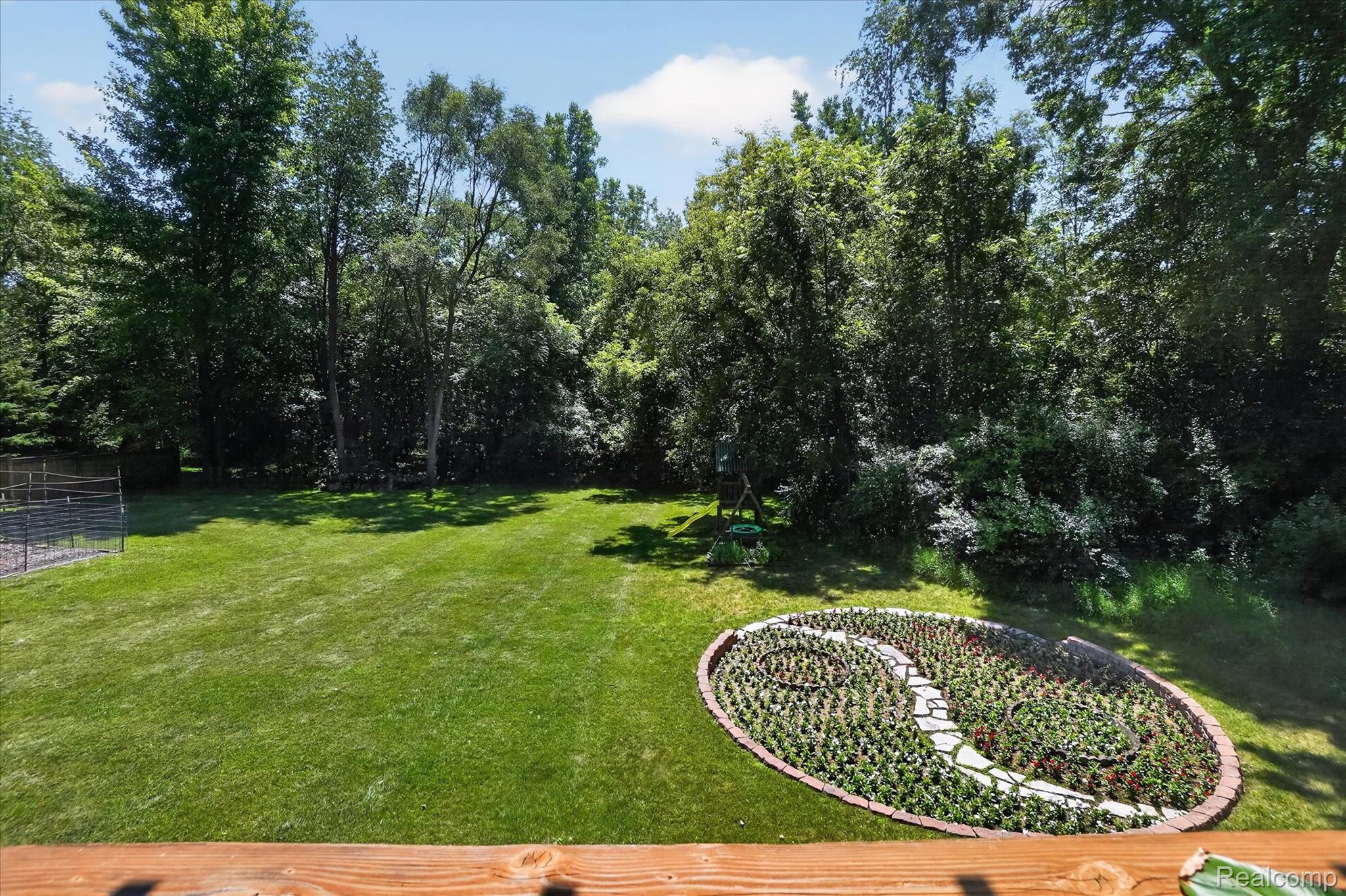 7071 W Grand River Road