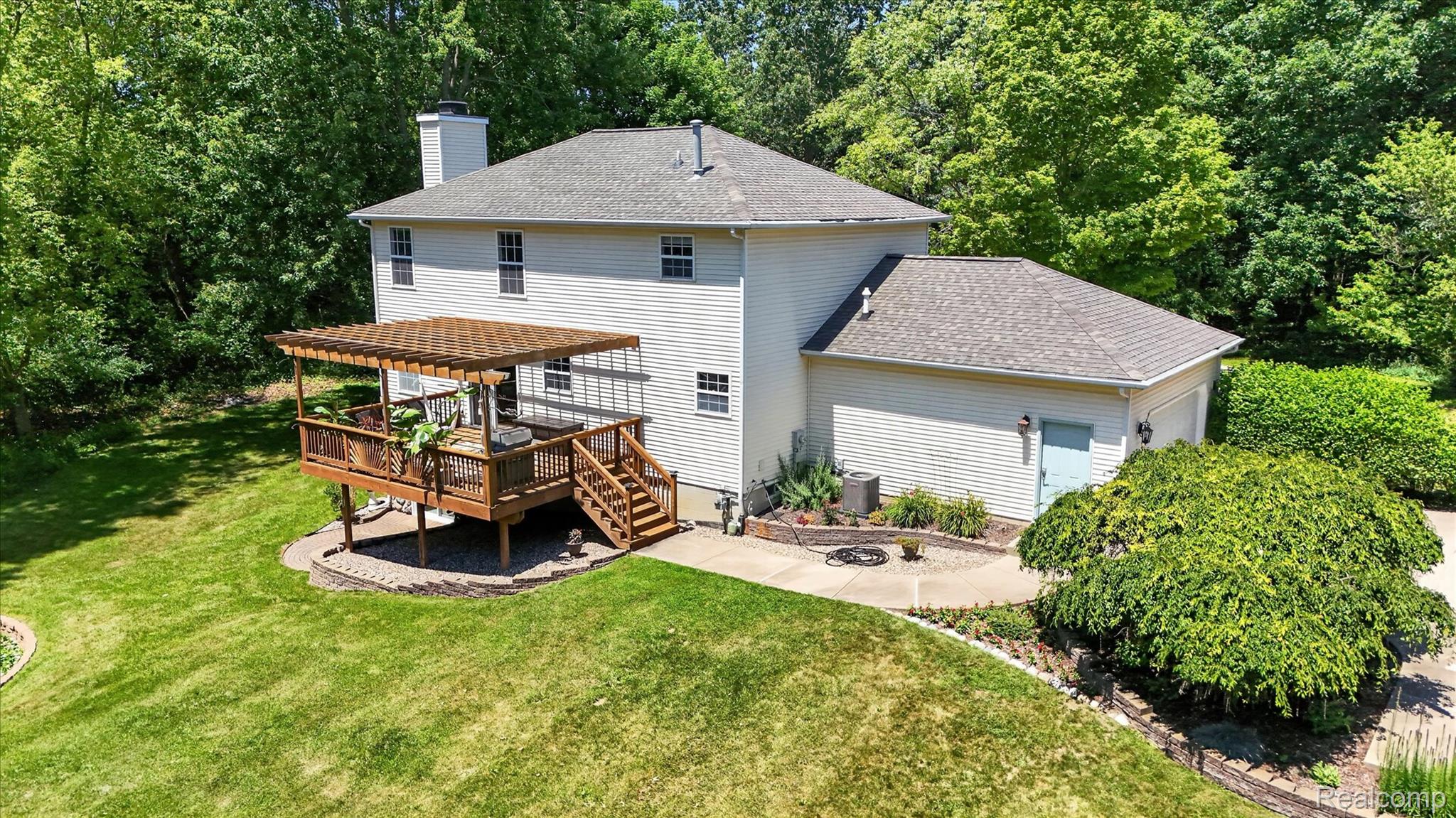 7071 W Grand River Road