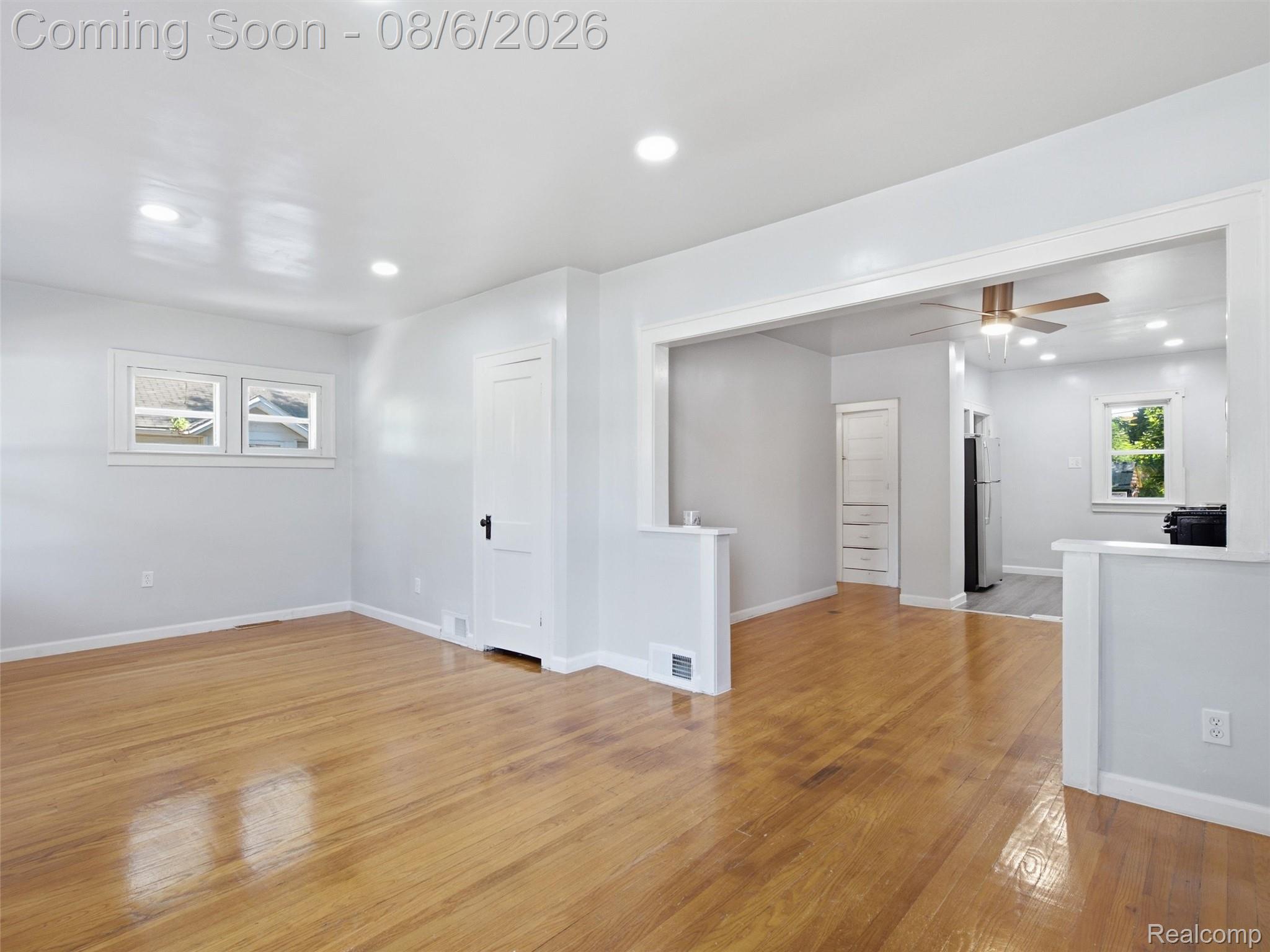 1063 Mayflower Avenue