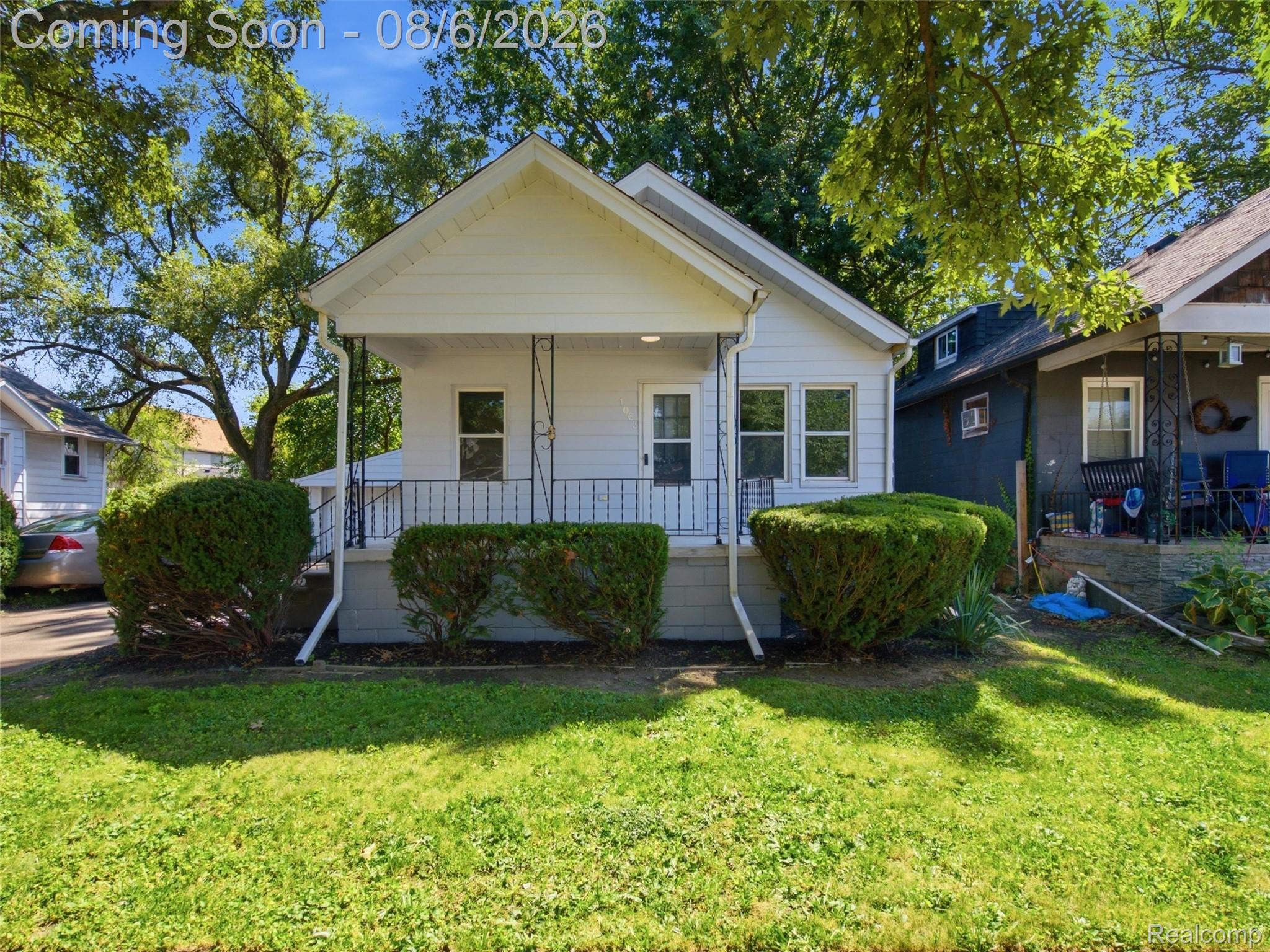 1063 Mayflower Avenue