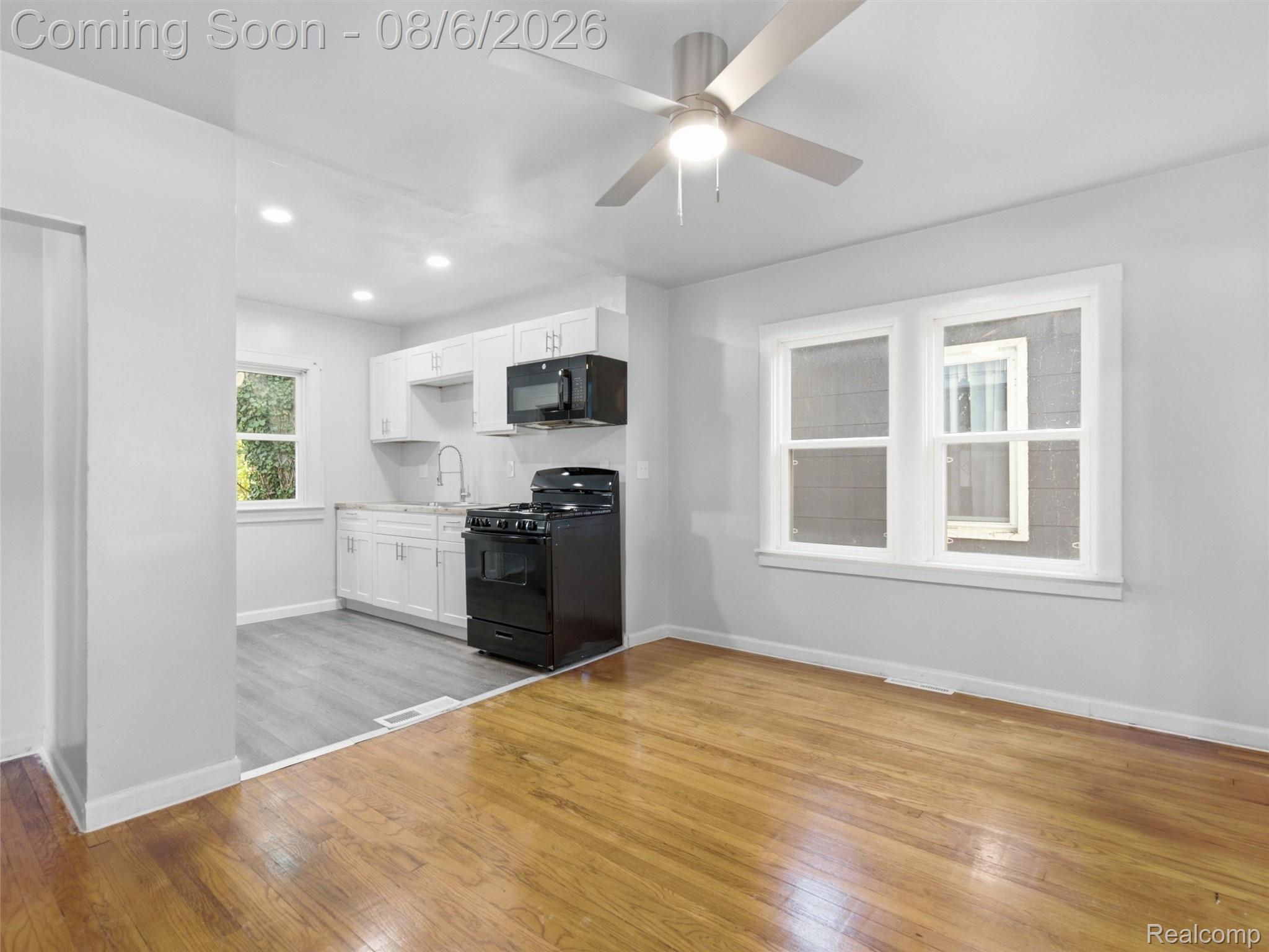 1063 Mayflower Avenue