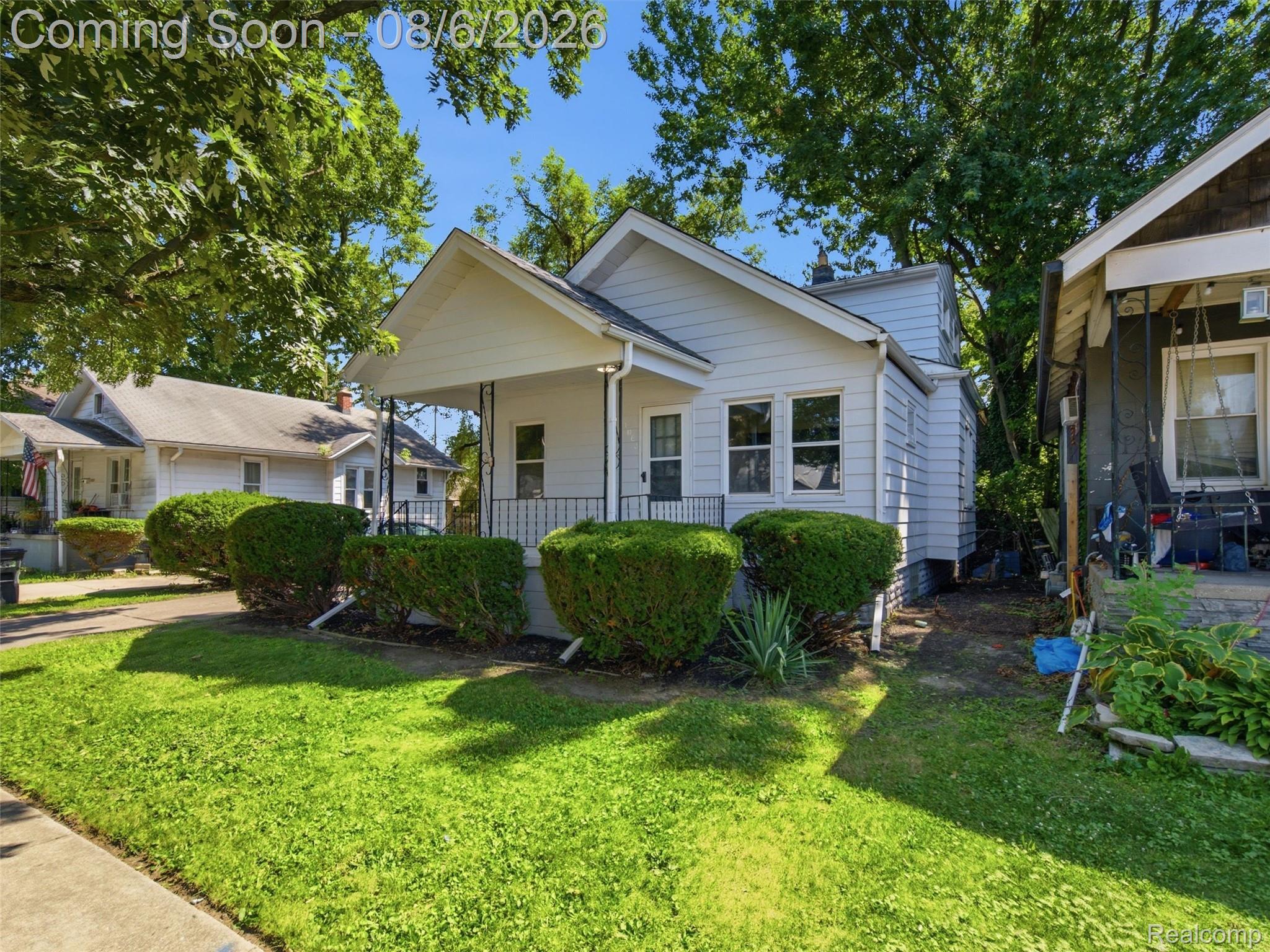 1063 Mayflower Avenue