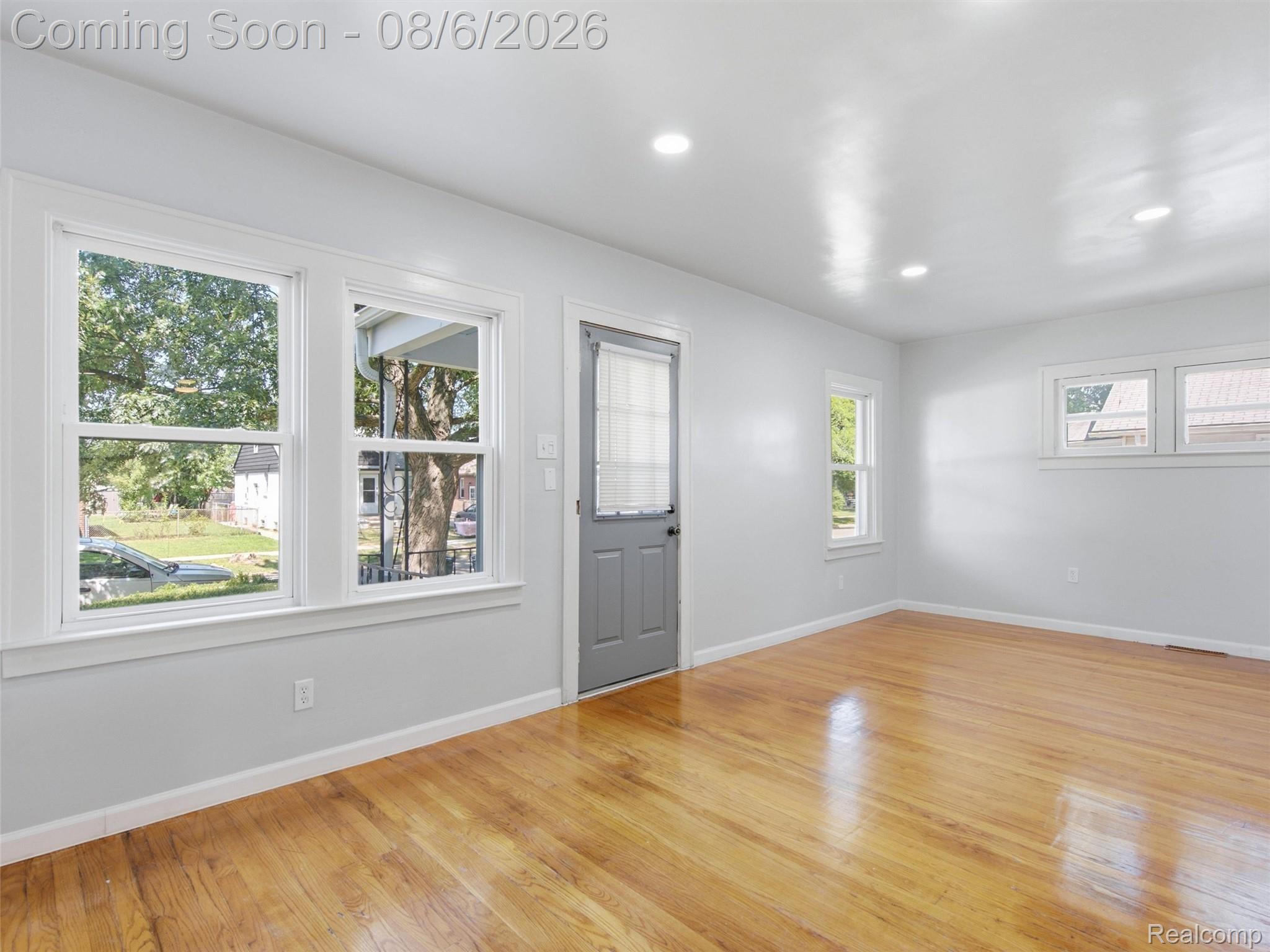 1063 Mayflower Avenue
