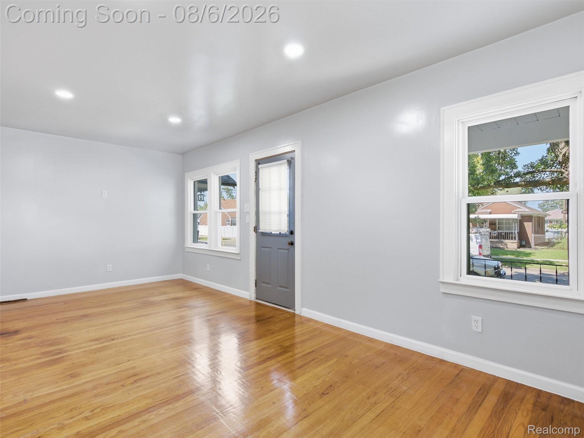 1063 Mayflower Avenue