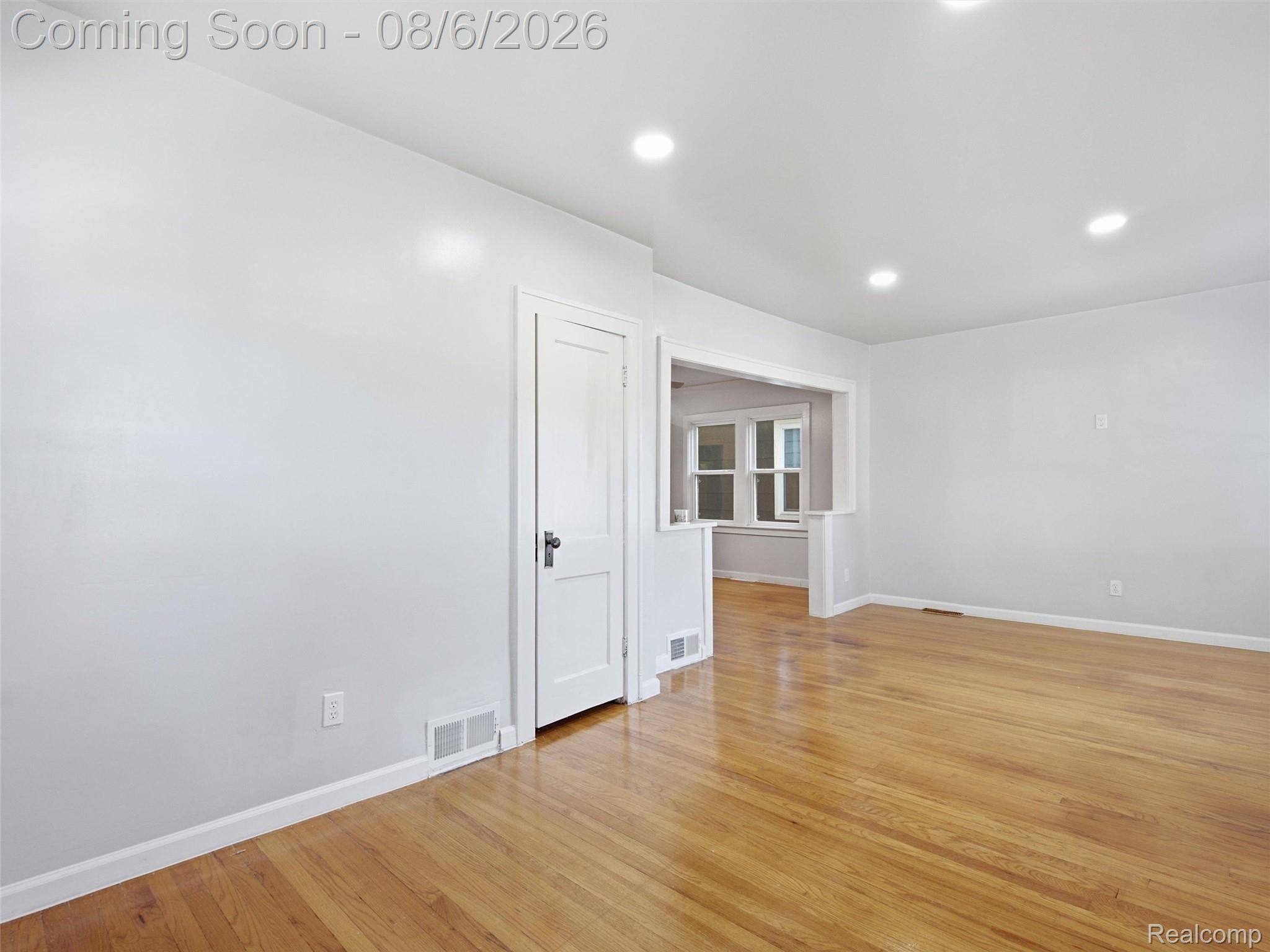 1063 Mayflower Avenue