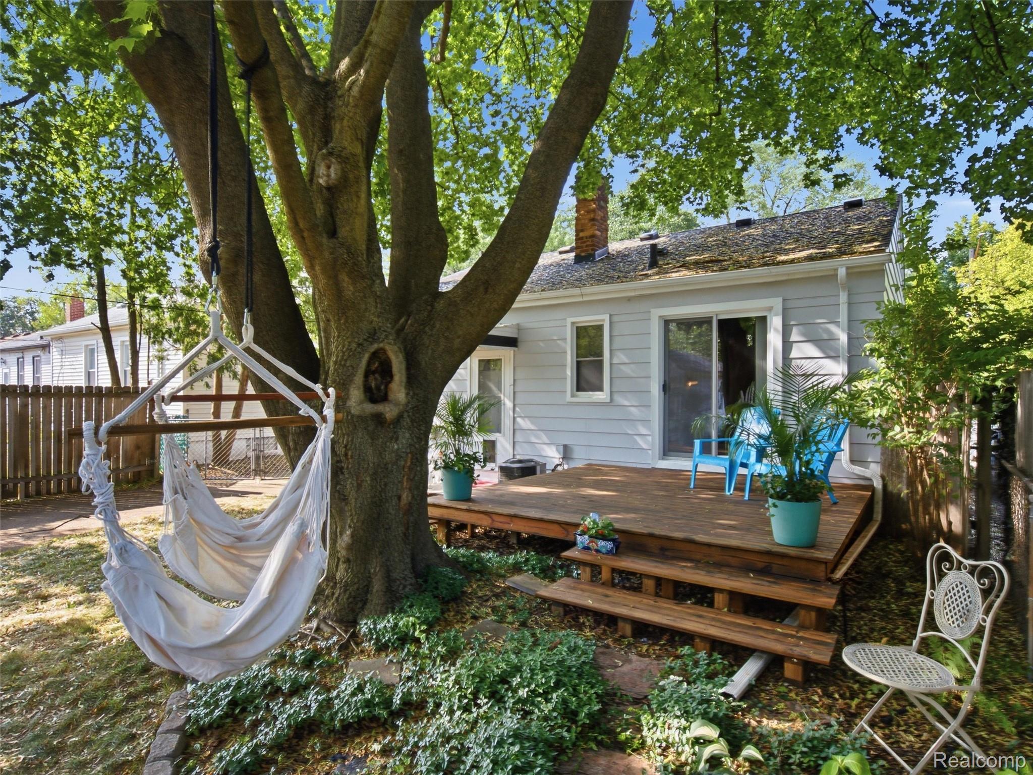 602 Dewey Street