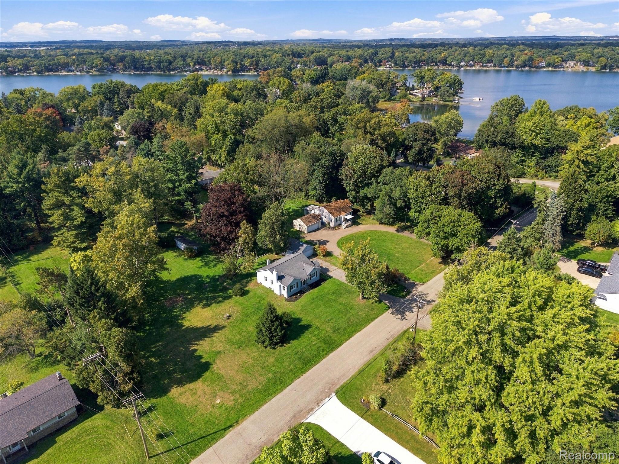 1493 Merry Road