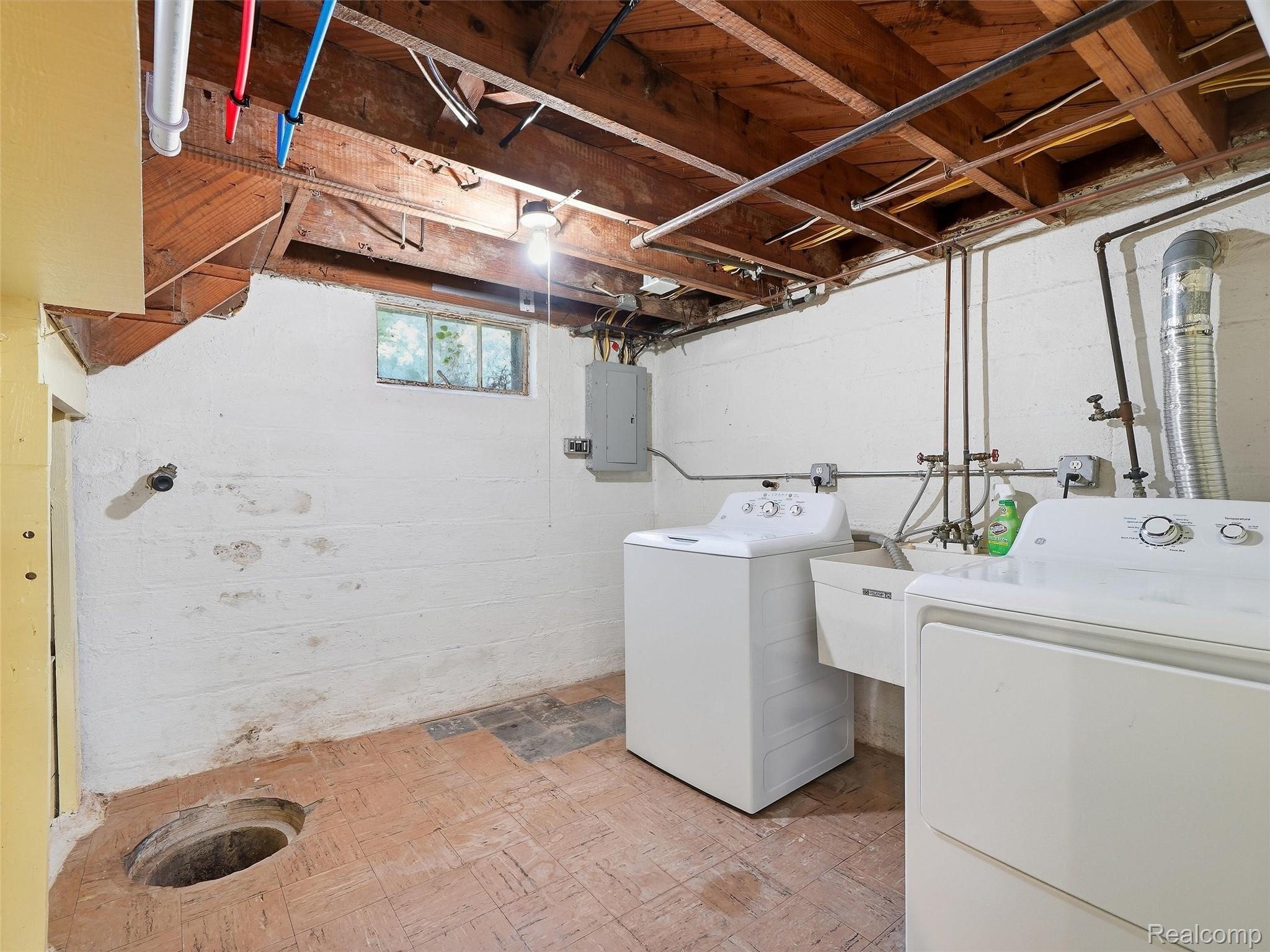 1493 Merry Road