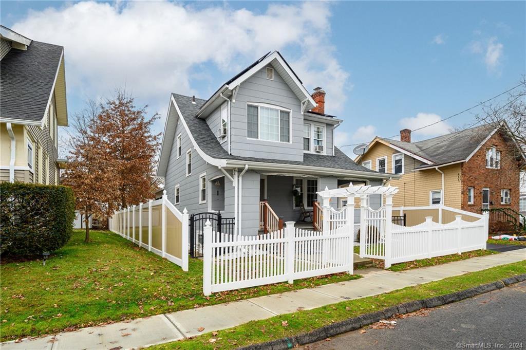 66 Montowese Street
