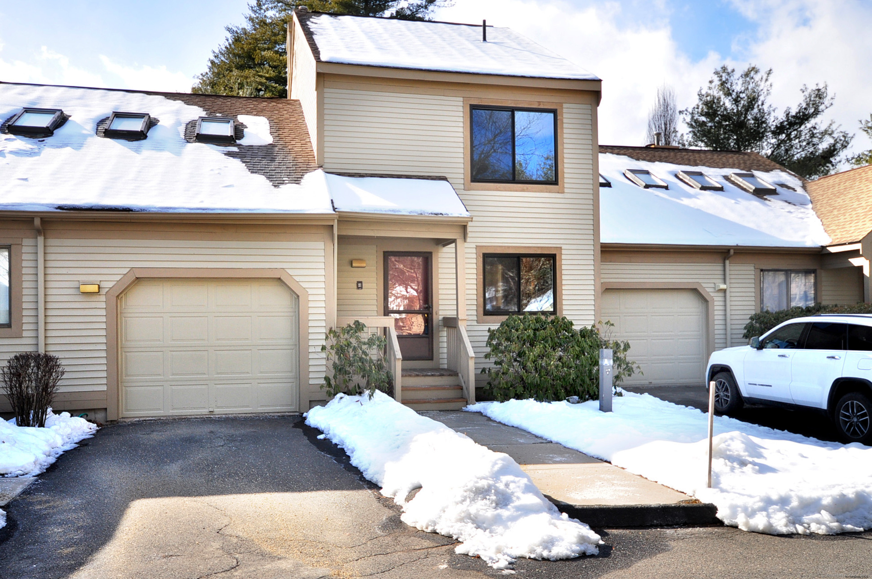 11 Mystic Court 11