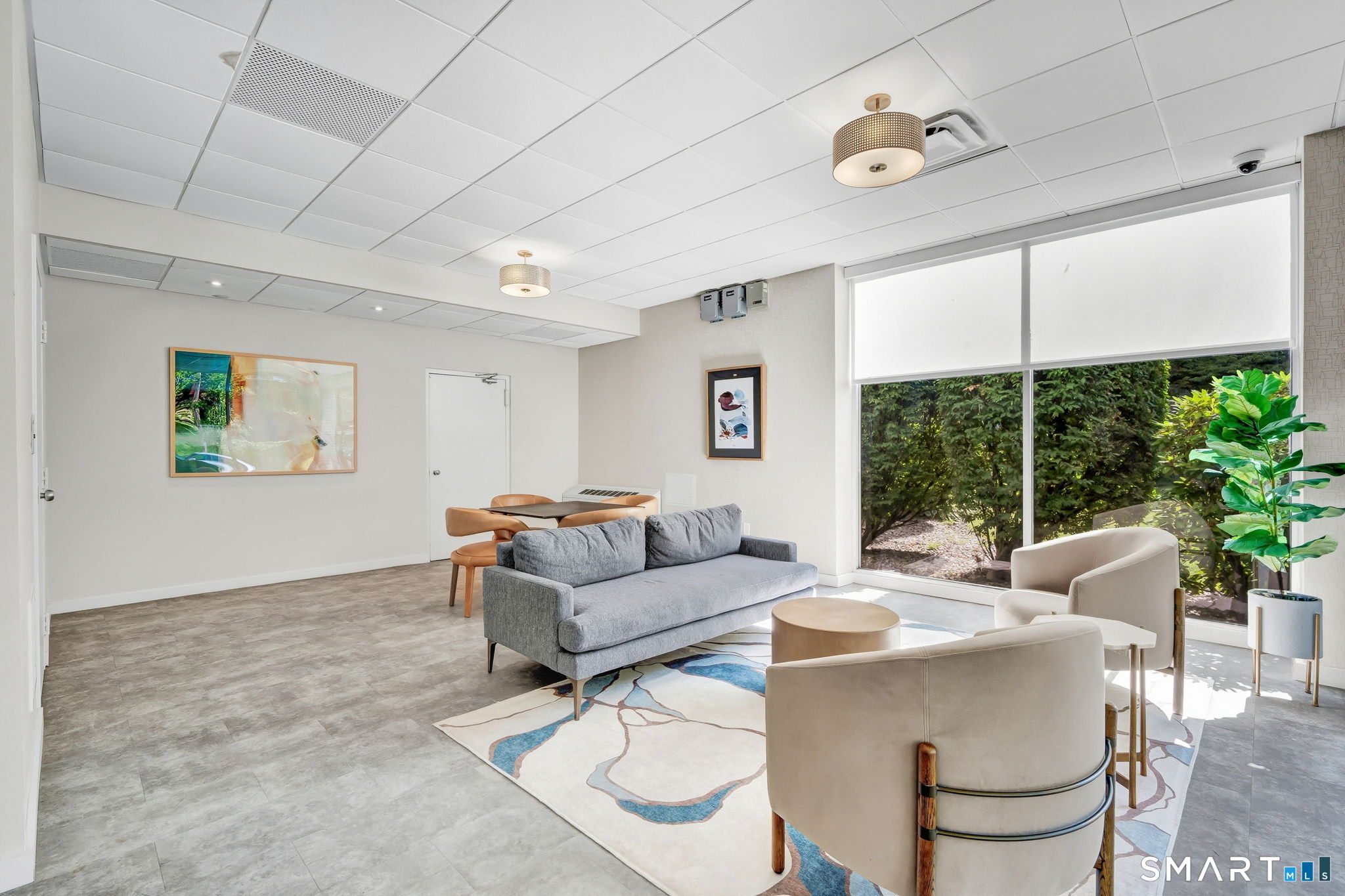 889 Farmington Avenue 4E