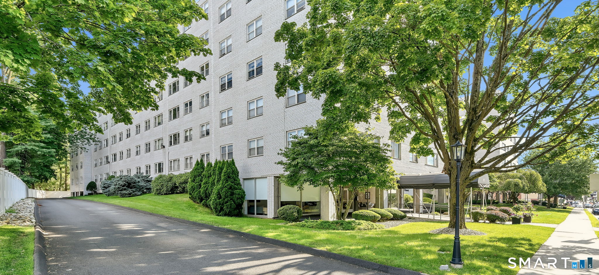889 Farmington Avenue 4E