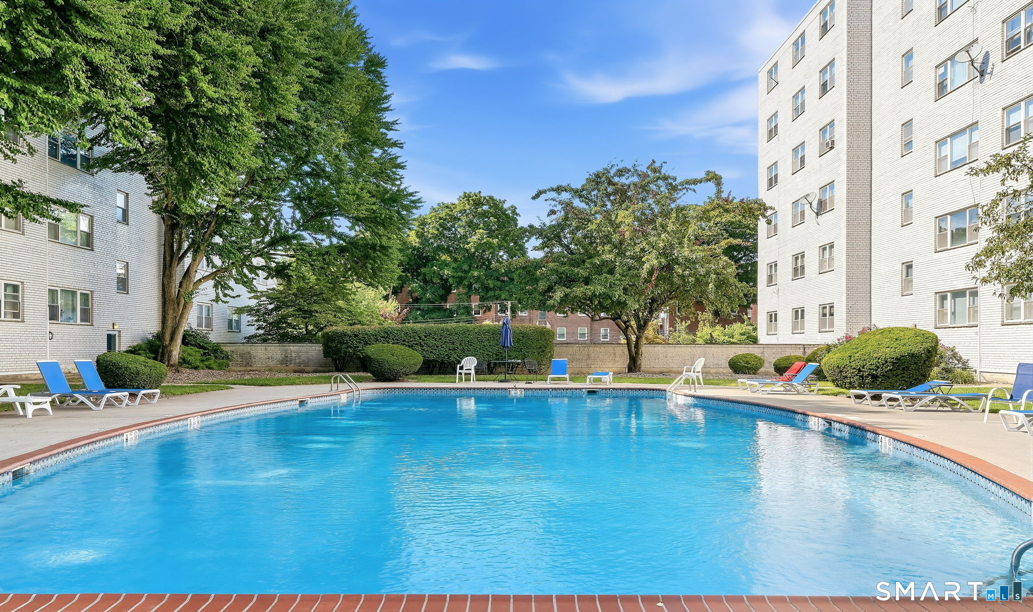 889 Farmington Avenue 4E