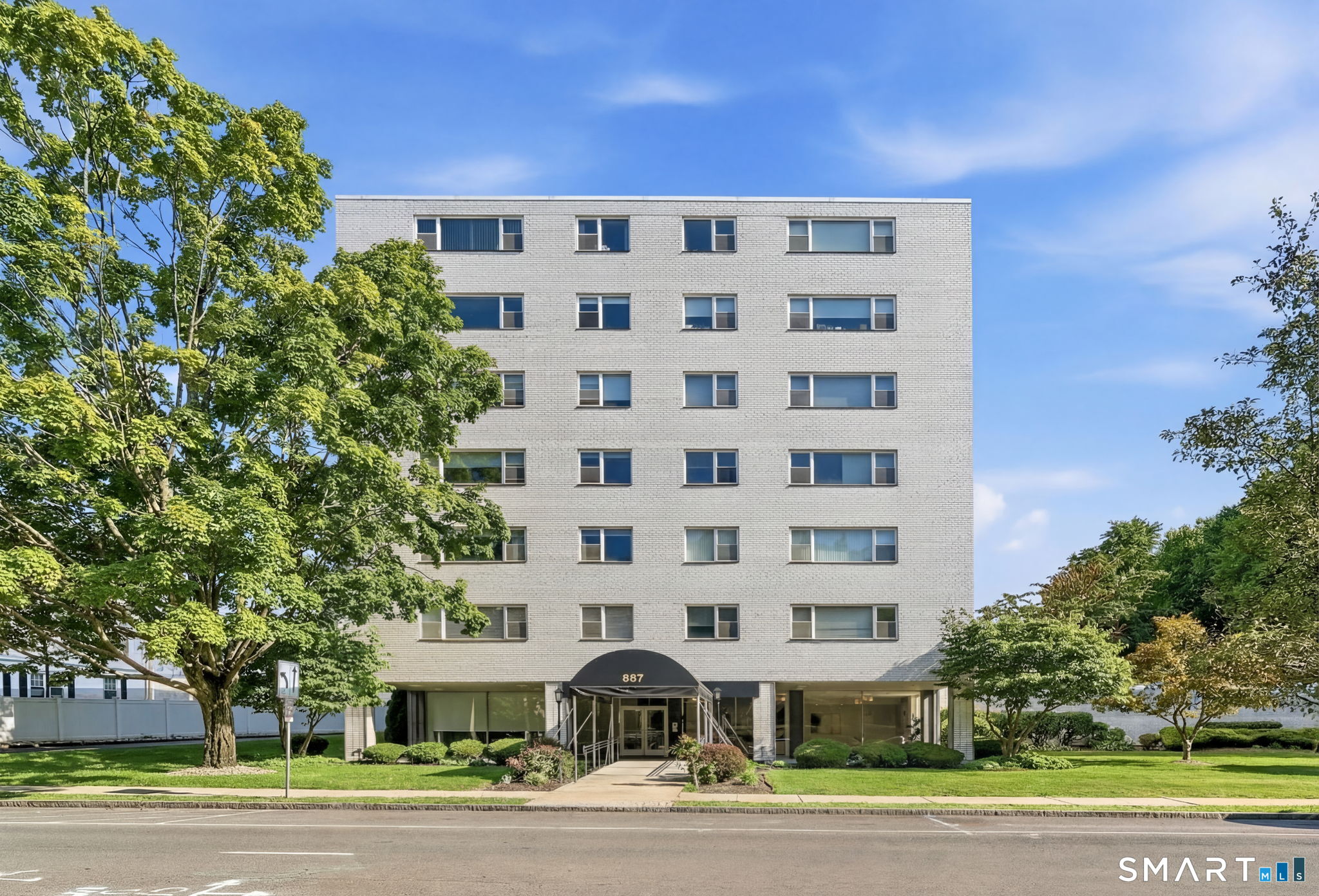 889 Farmington Avenue 4E