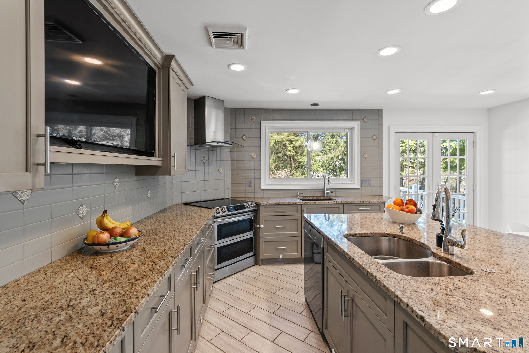 84 High Farms Road