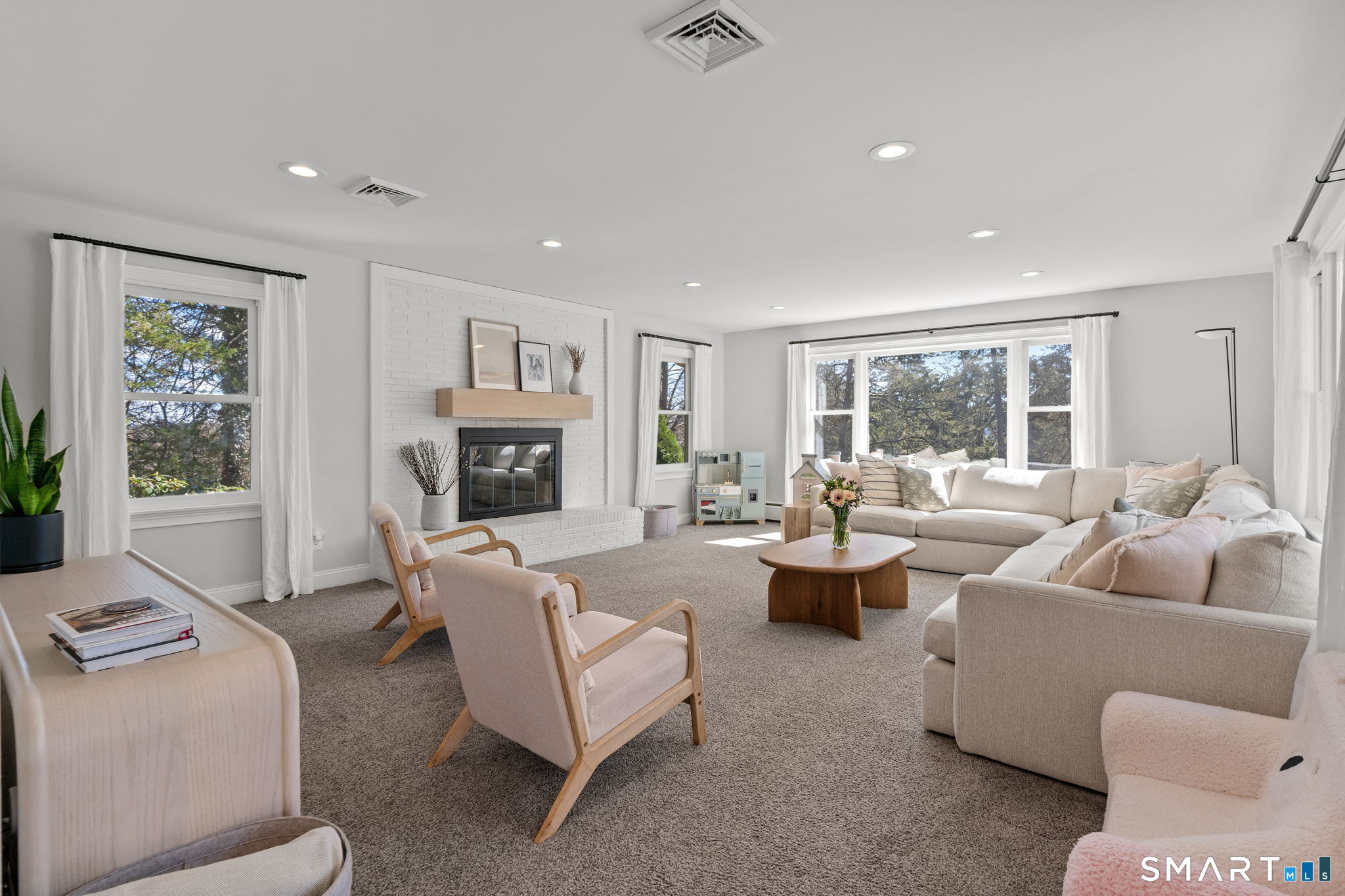84 High Farms Road