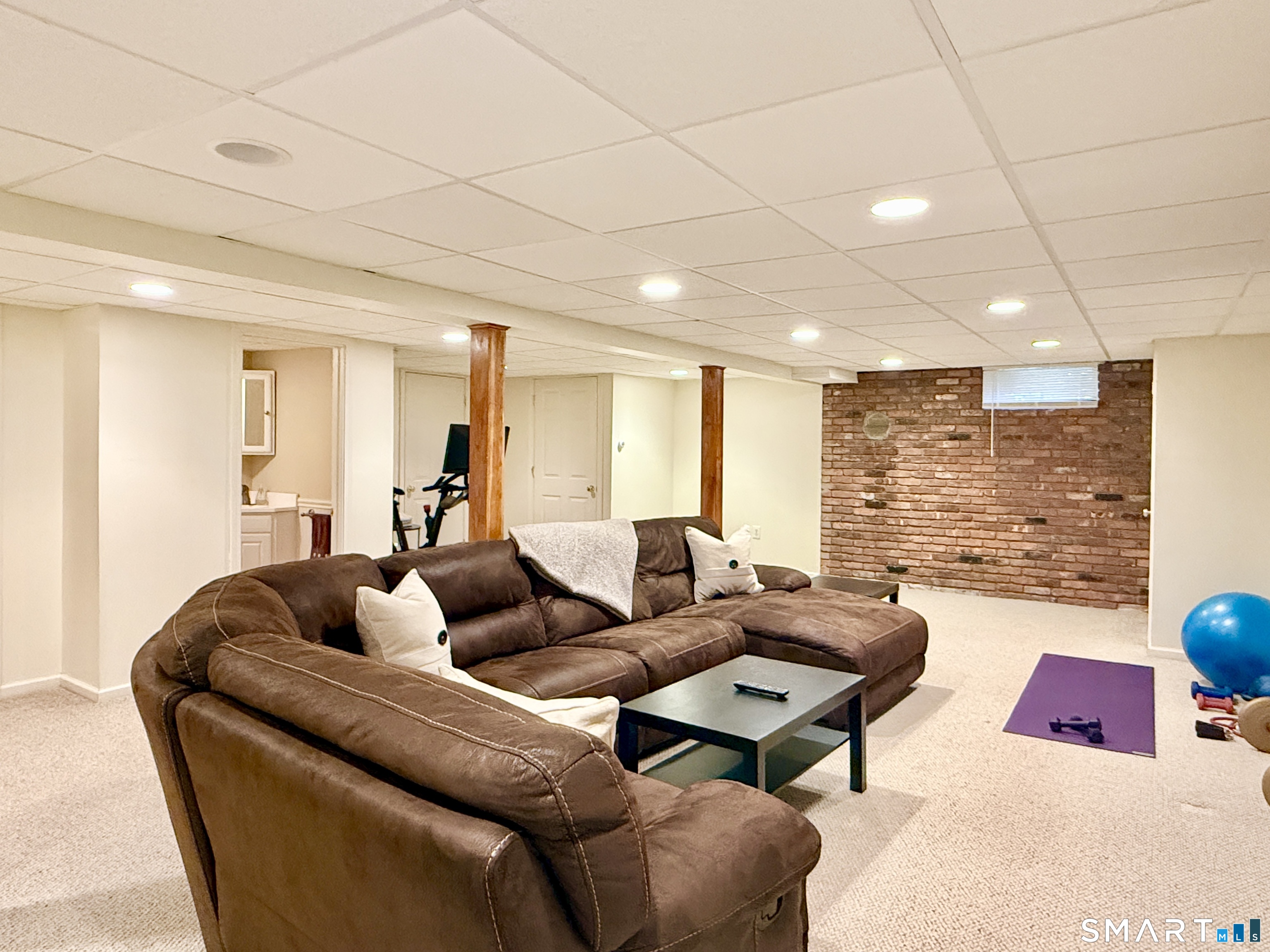 17 Sunnybrook Drive