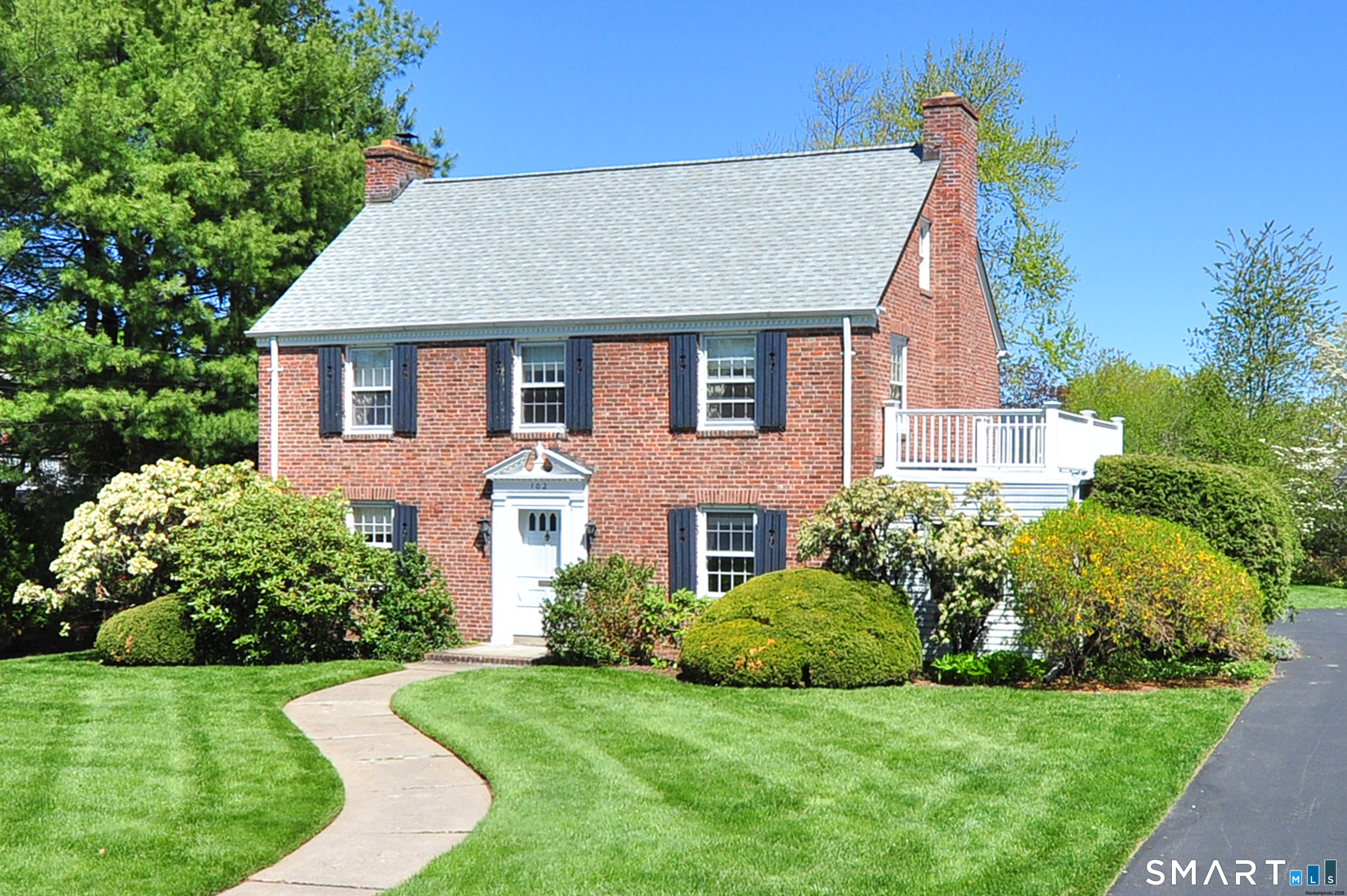 102 Ridgewood Road