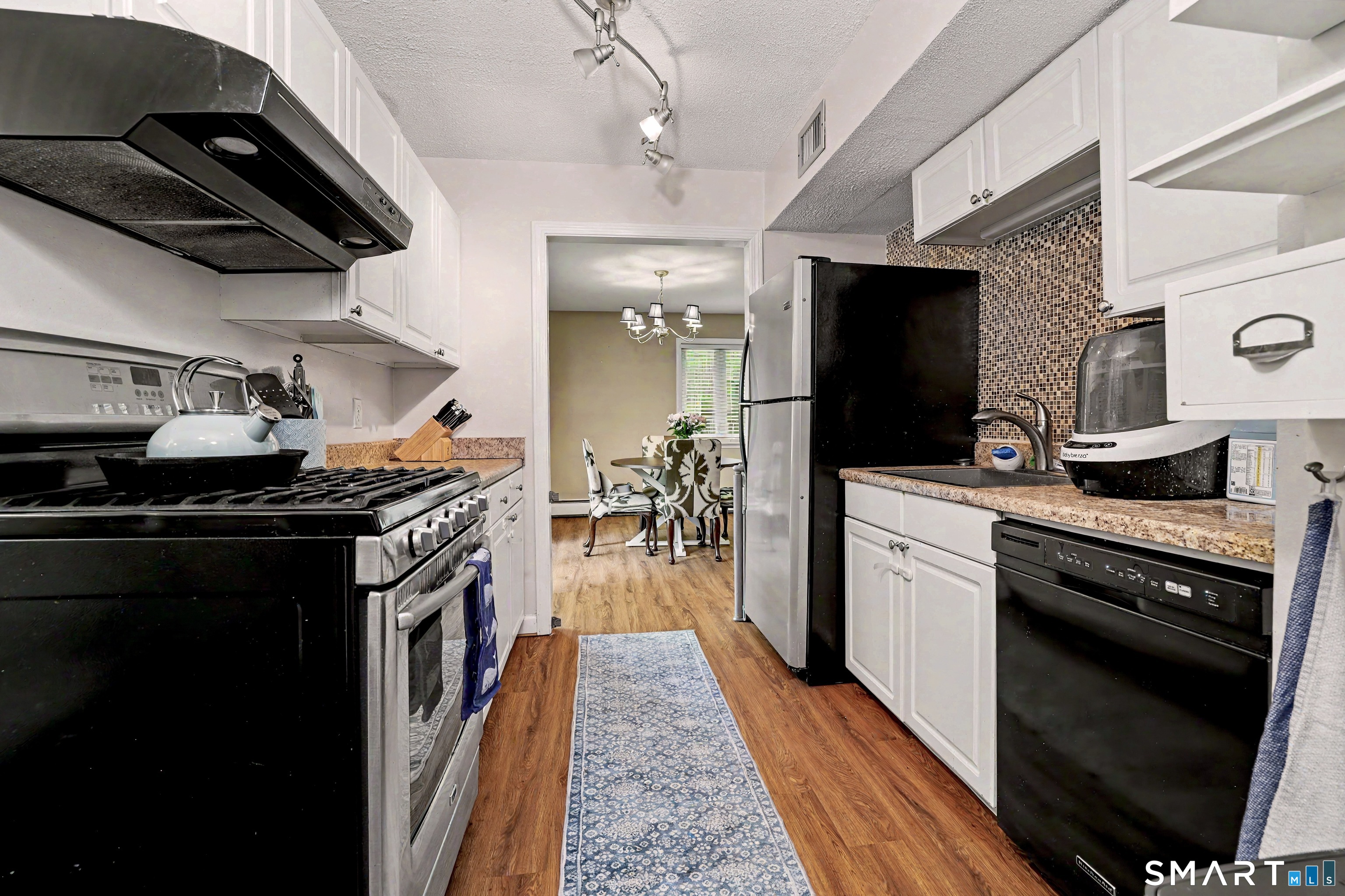 7 Lyle Court D