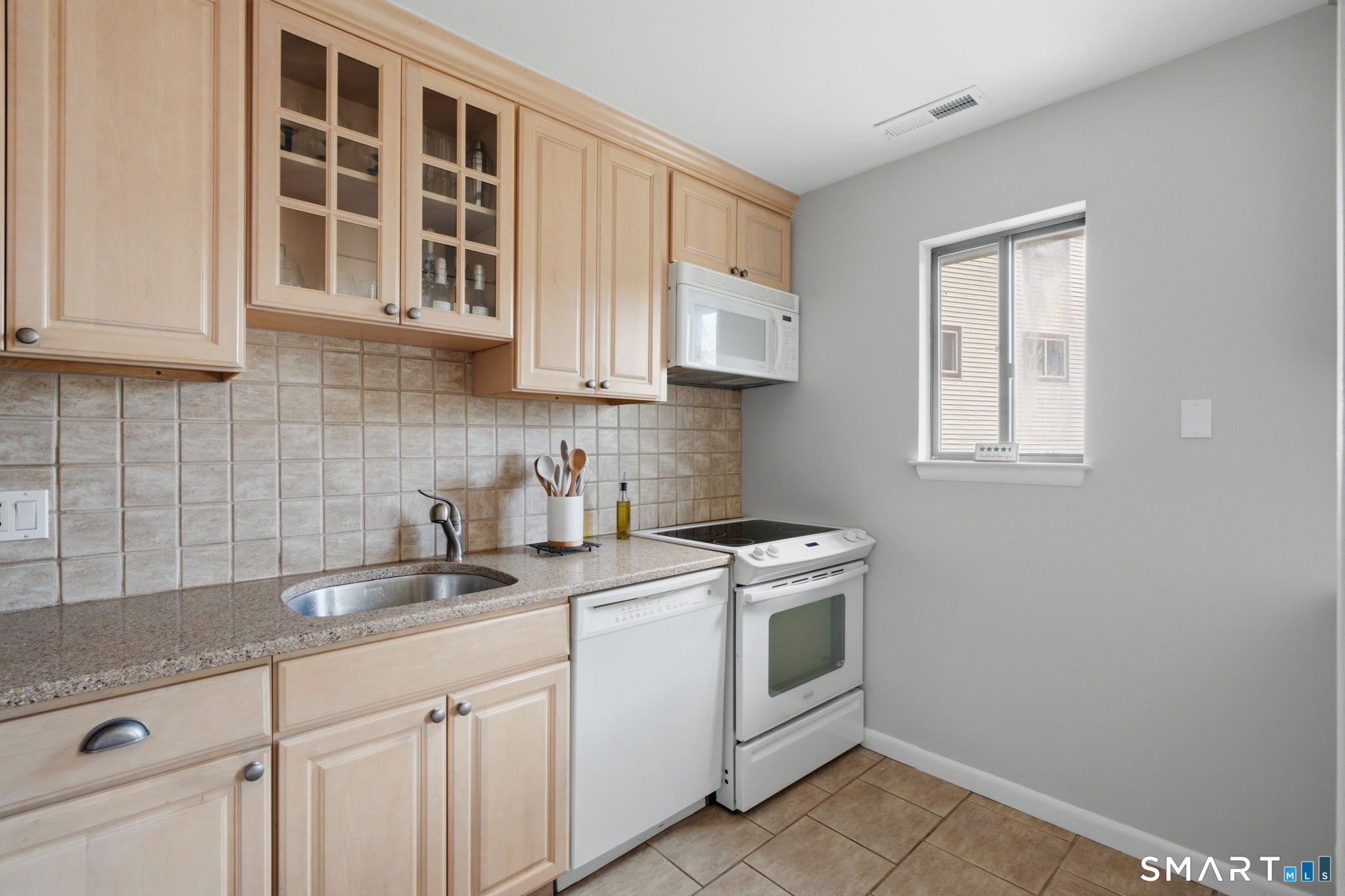 2437 Bedford Street Unit: C17