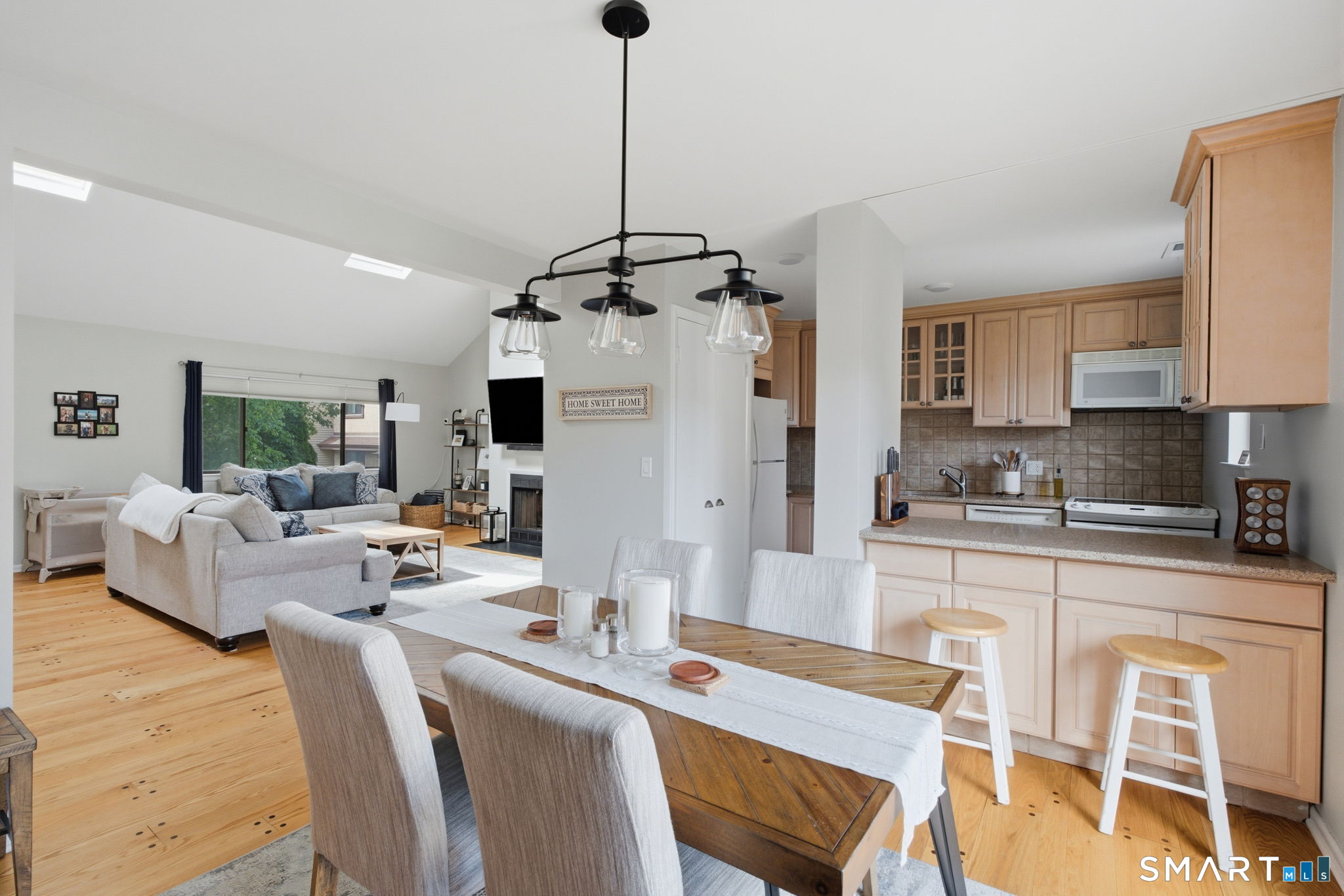 2437 Bedford Street Unit: C17