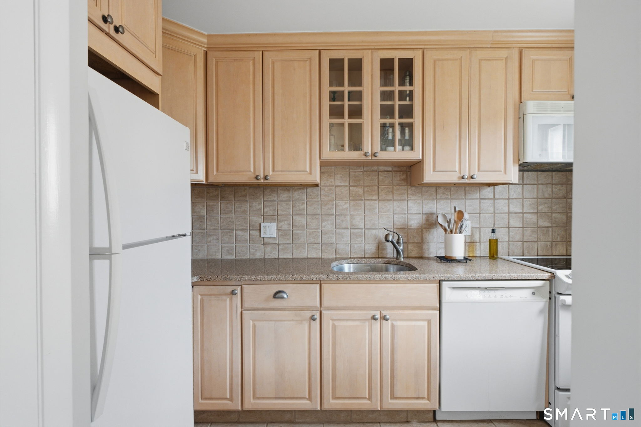 2437 Bedford Street Unit: C17