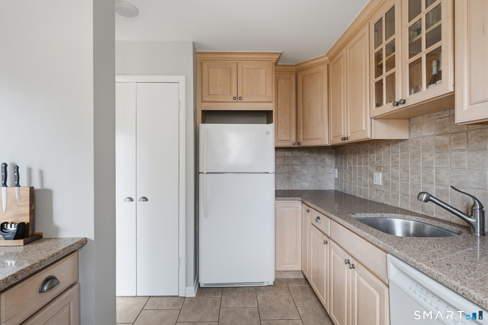 2437 Bedford Street Unit: C17