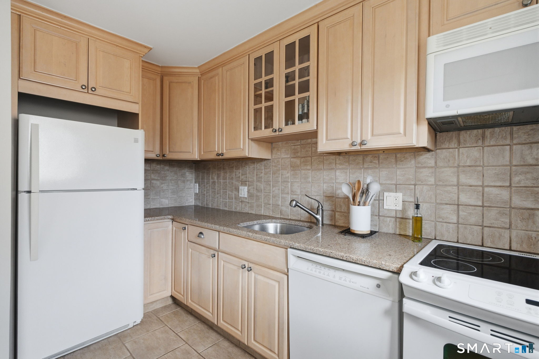 2437 Bedford Street Unit: C17