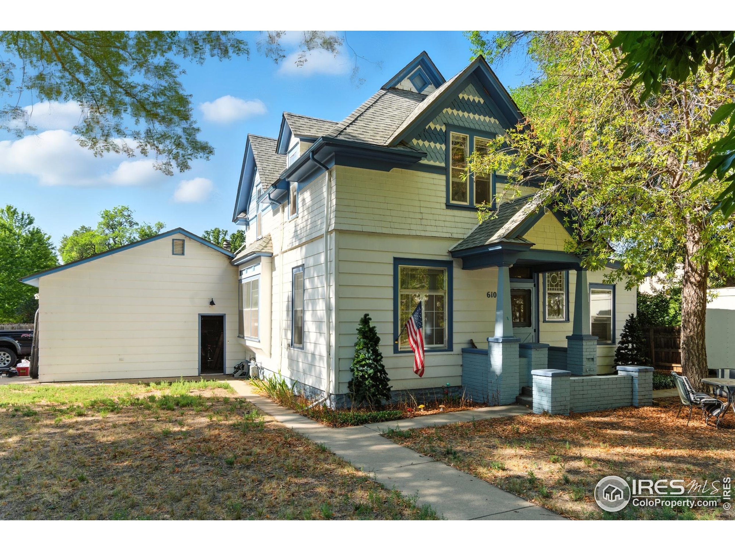 610 W 5th St