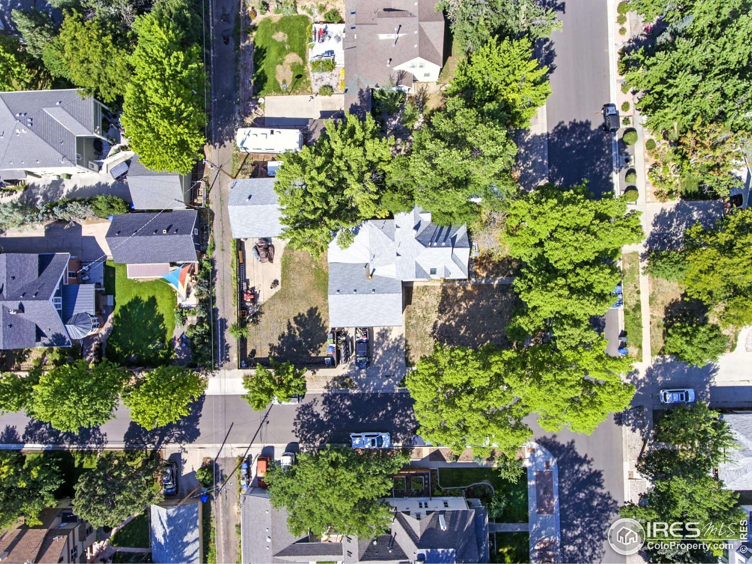 610 W 5th St