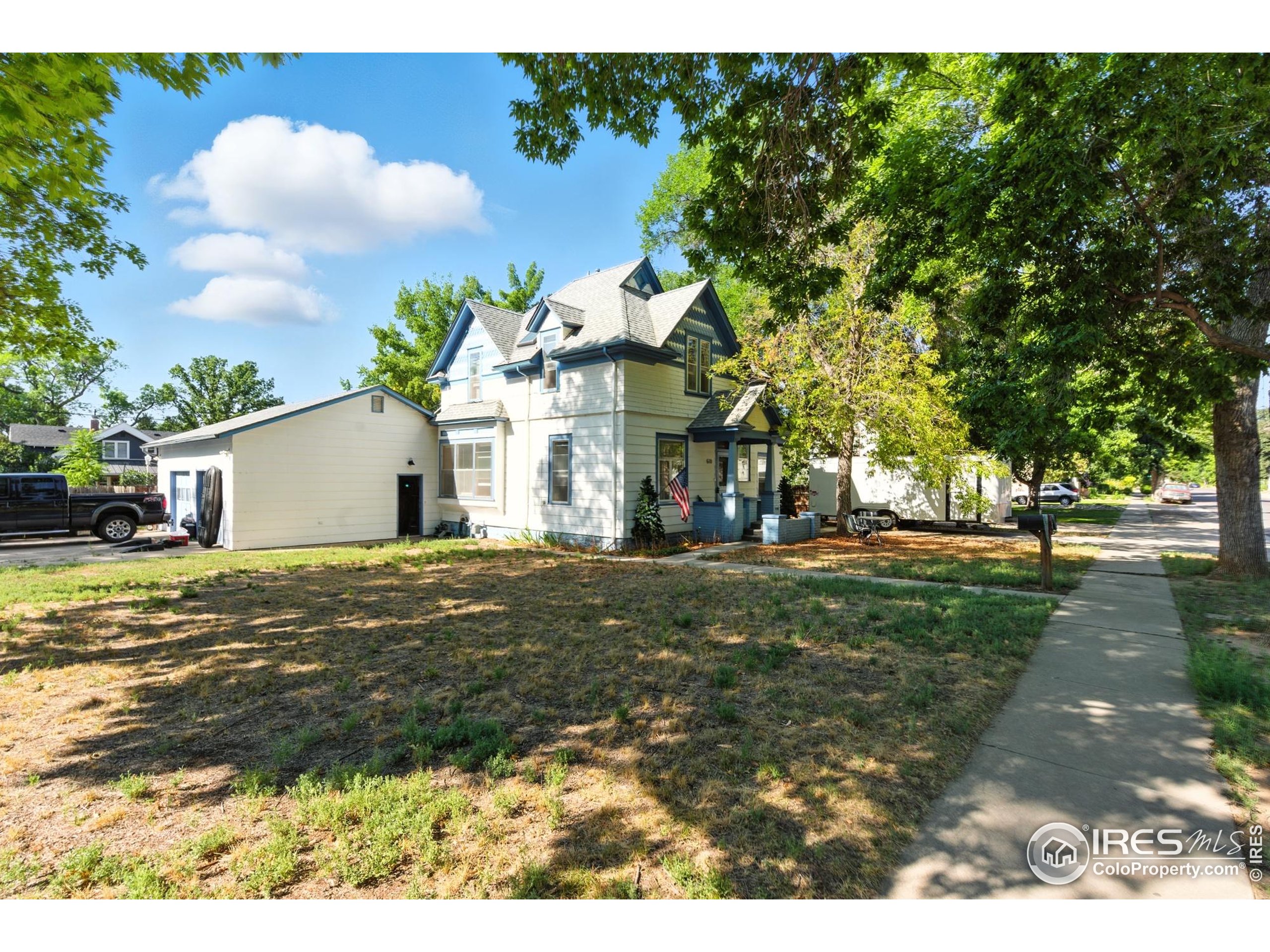 610 W 5th St