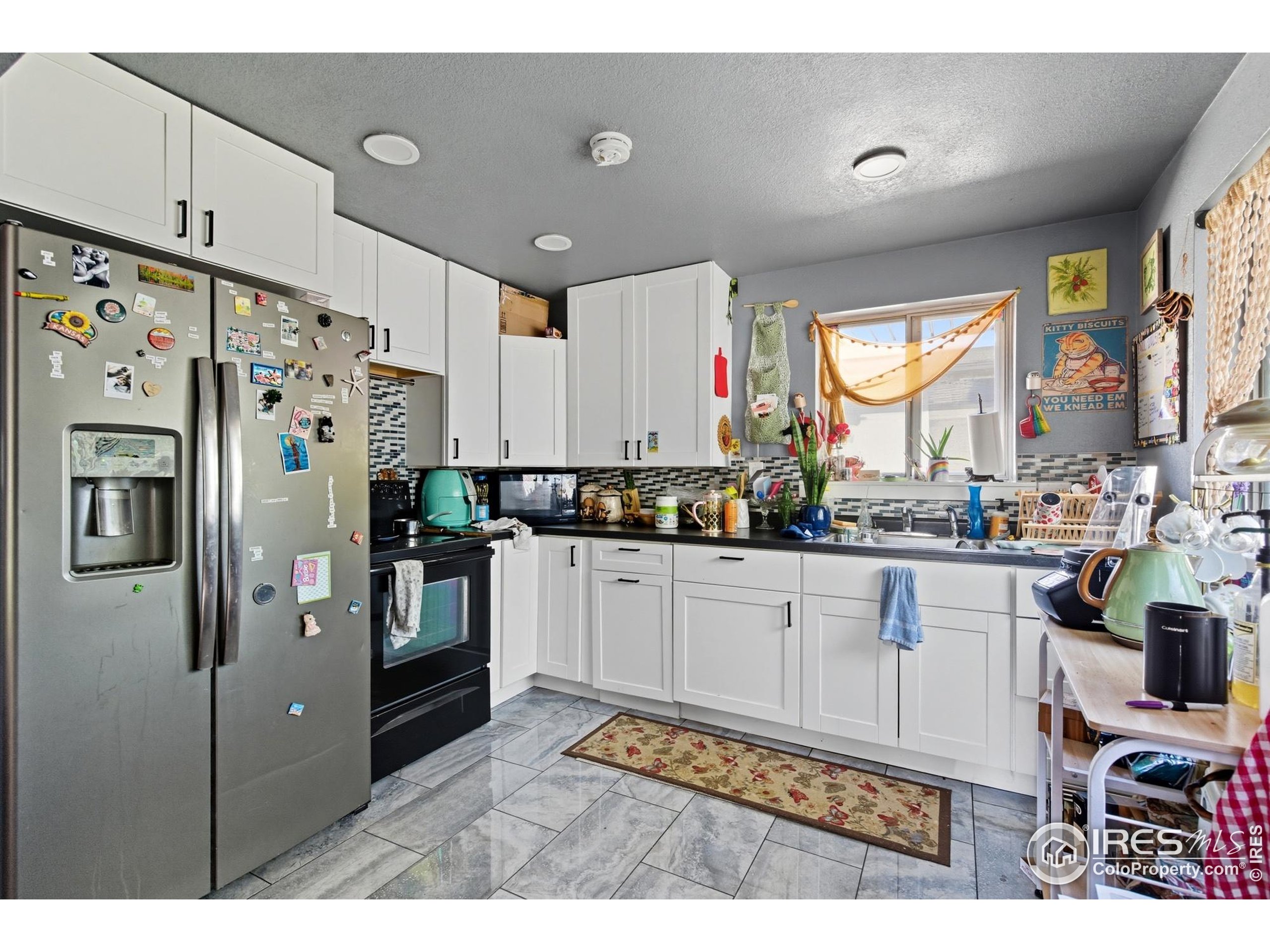901-903 W Kelly Dr
