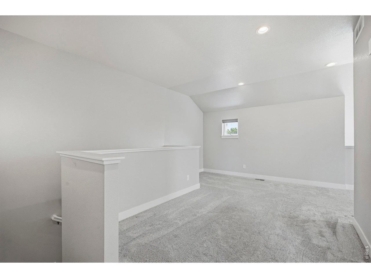 1690 W 50th St