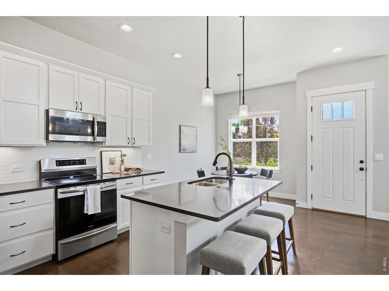 1690 W 50th St