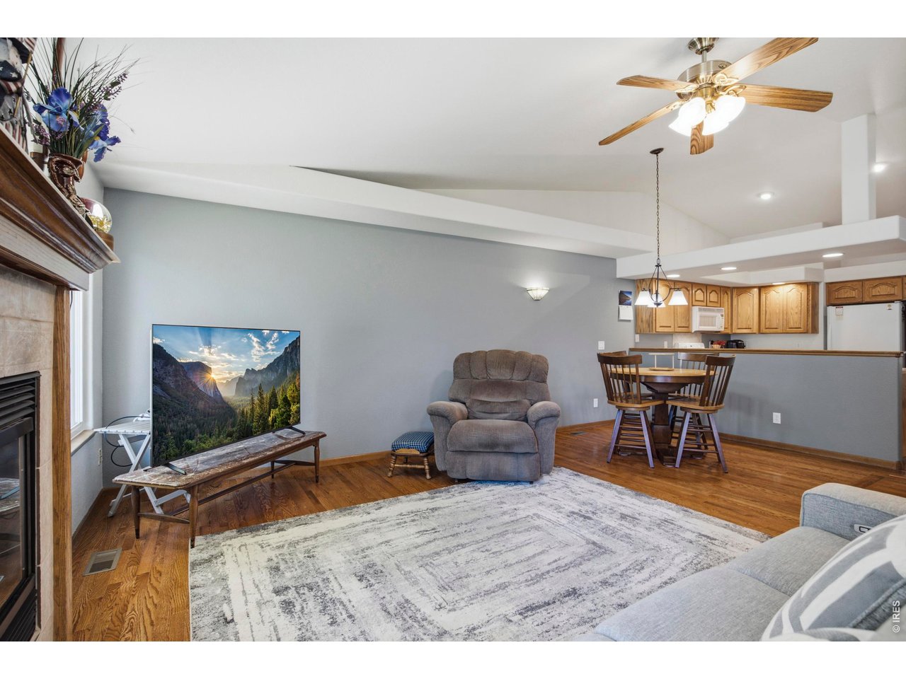 2614 Forsythia Dr