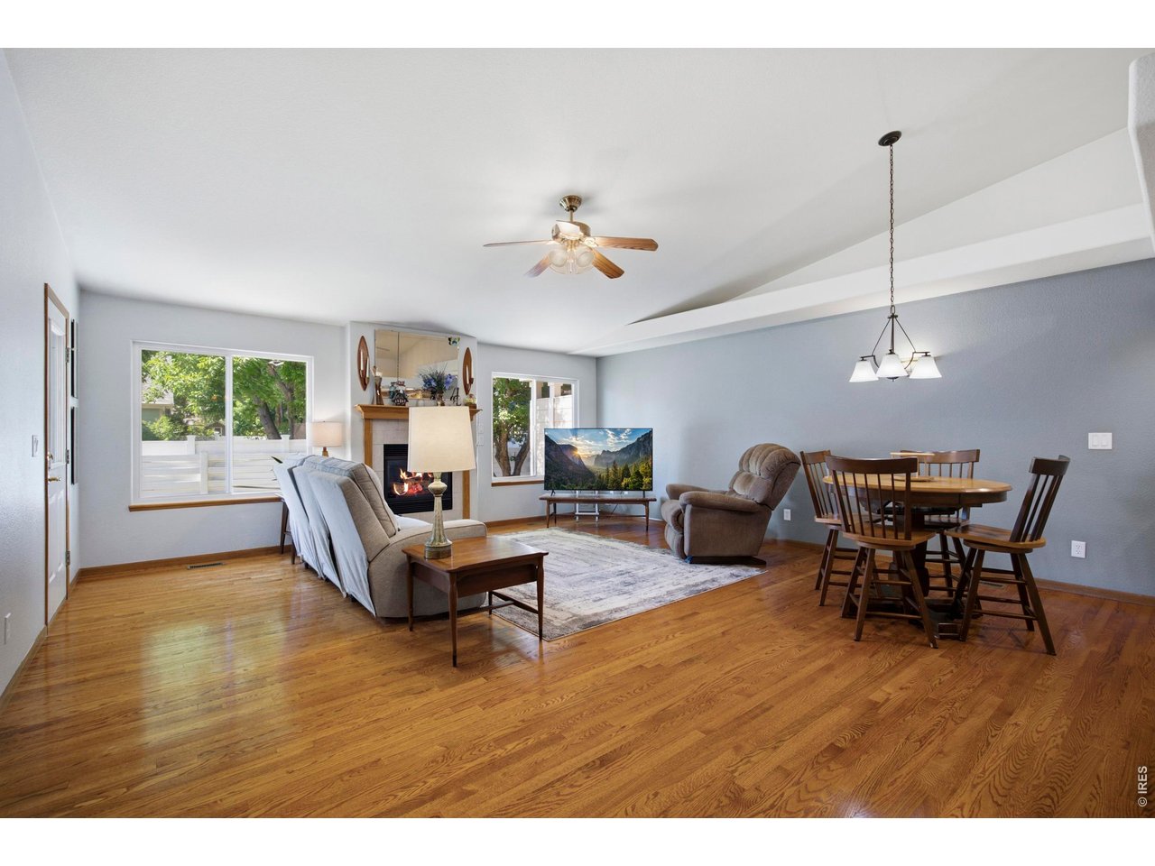 2614 Forsythia Dr