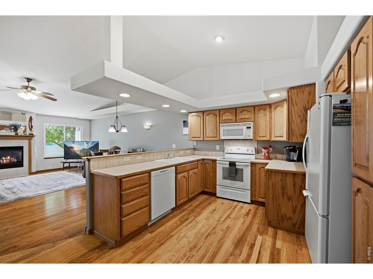2614 Forsythia Dr