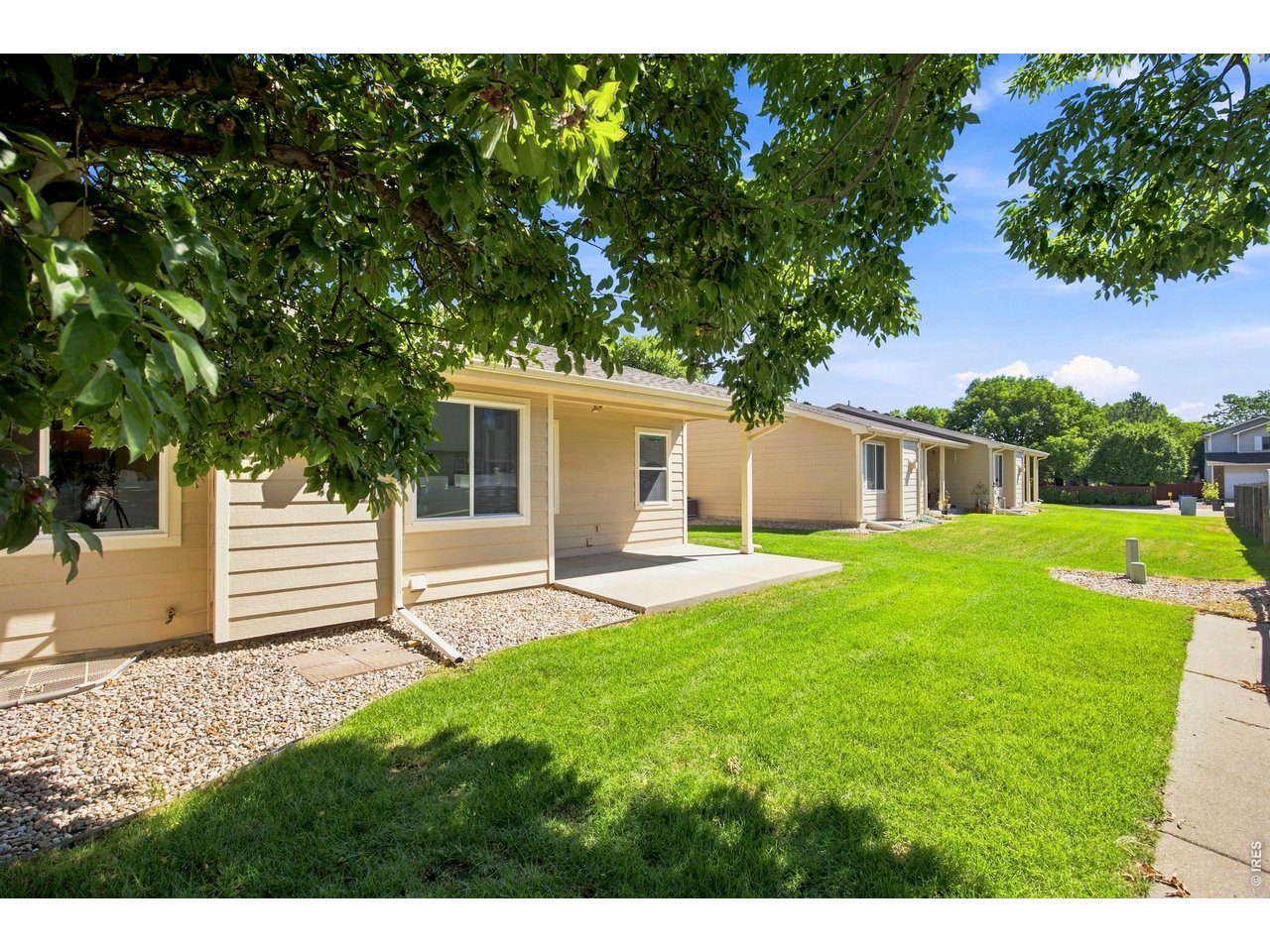 2614 Forsythia Dr