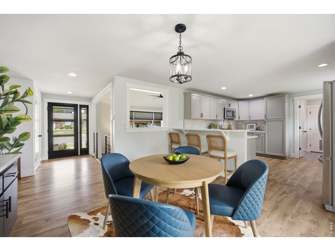 2112 Abeyta Ct