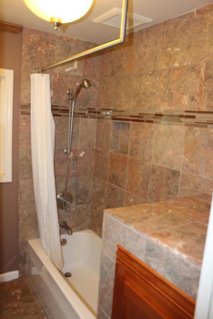 28 A Clarendon RD