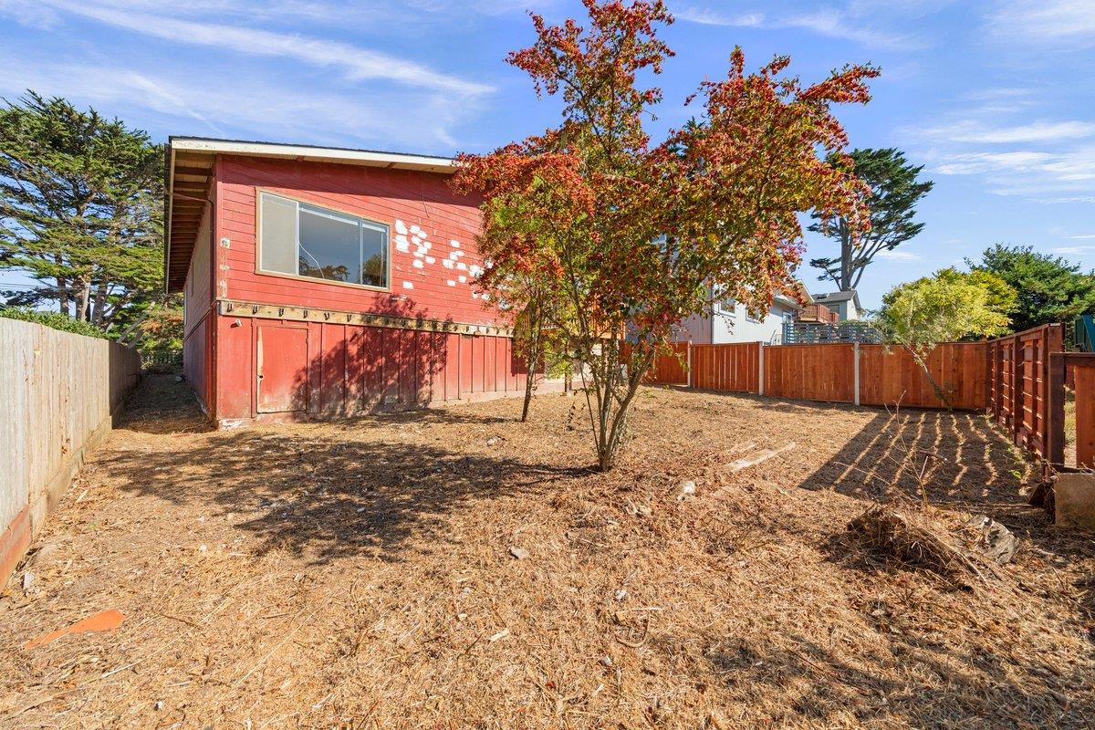 852 Linda Vista ST
