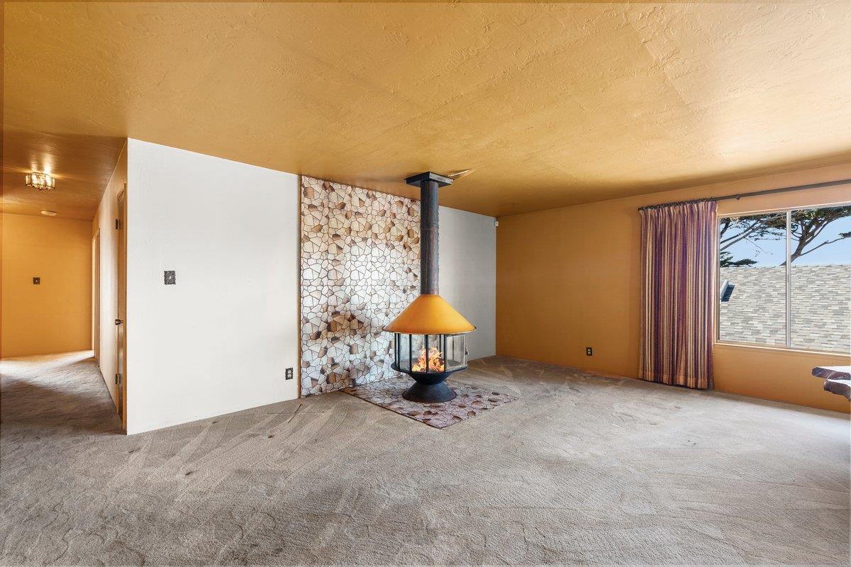852 Linda Vista ST