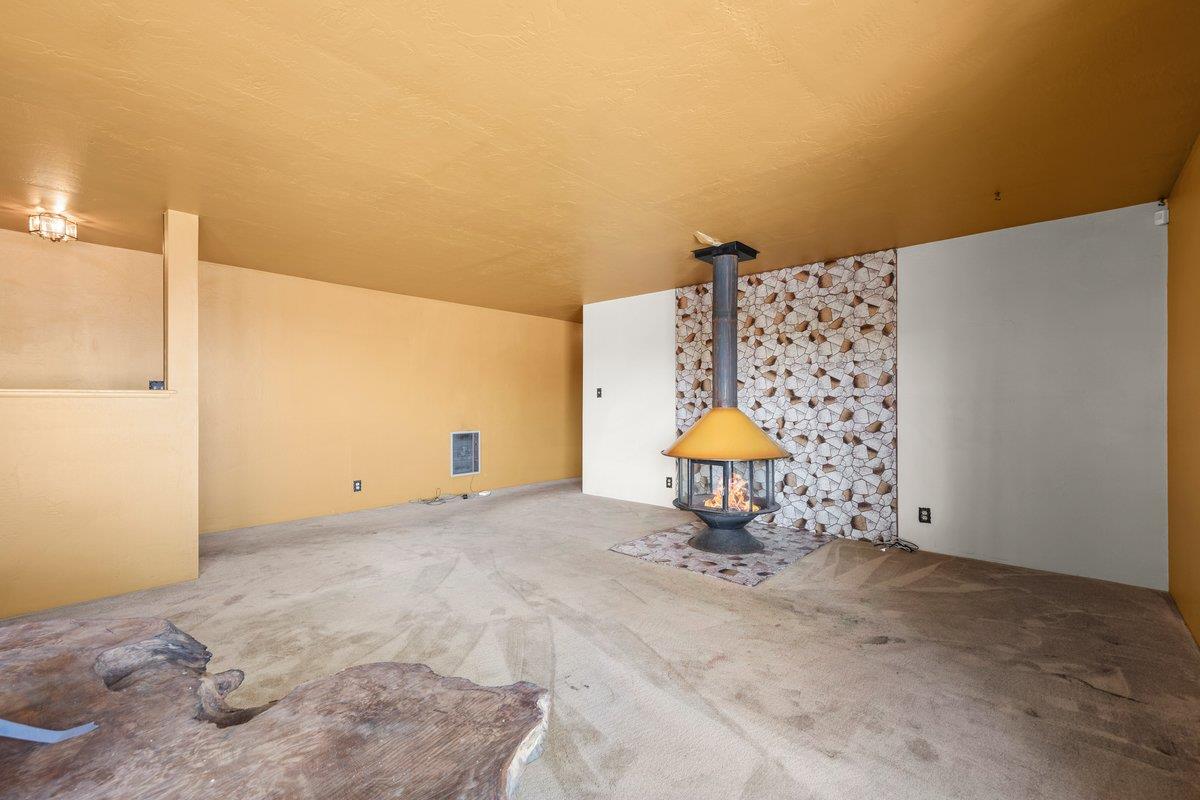 852 Linda Vista ST