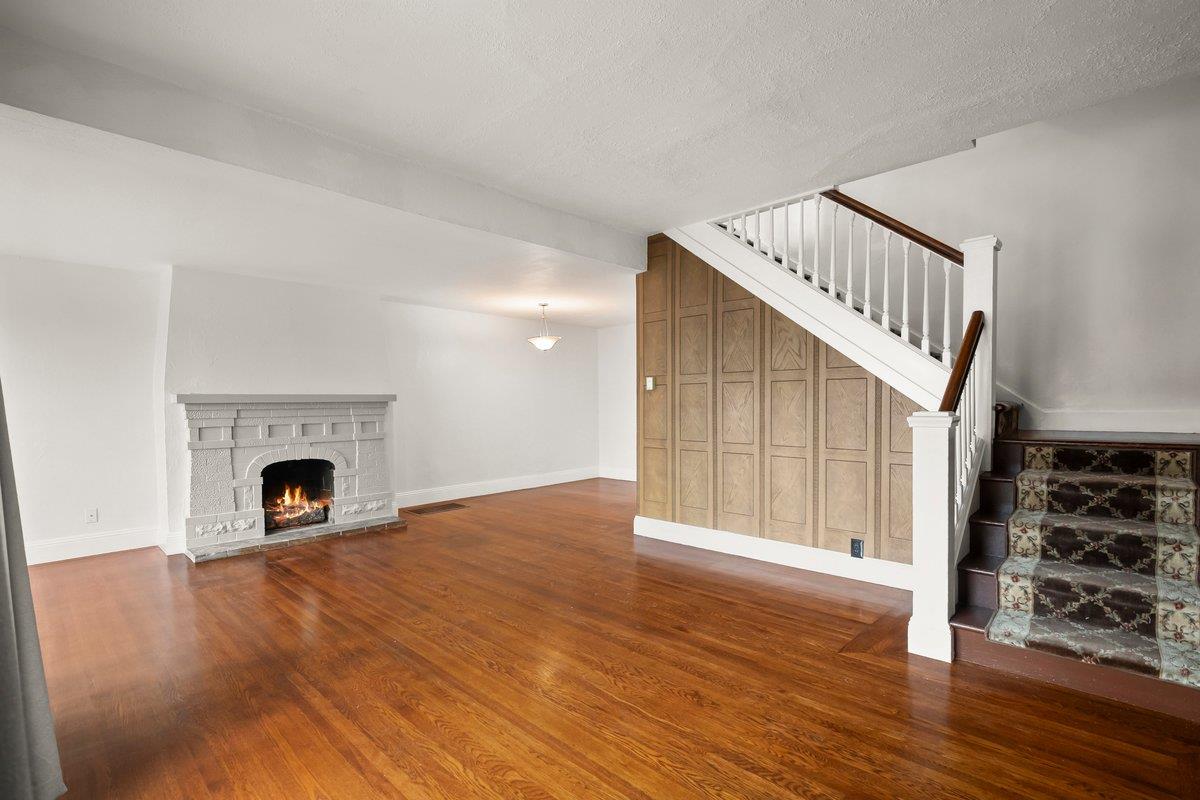 562 Crocker AVE