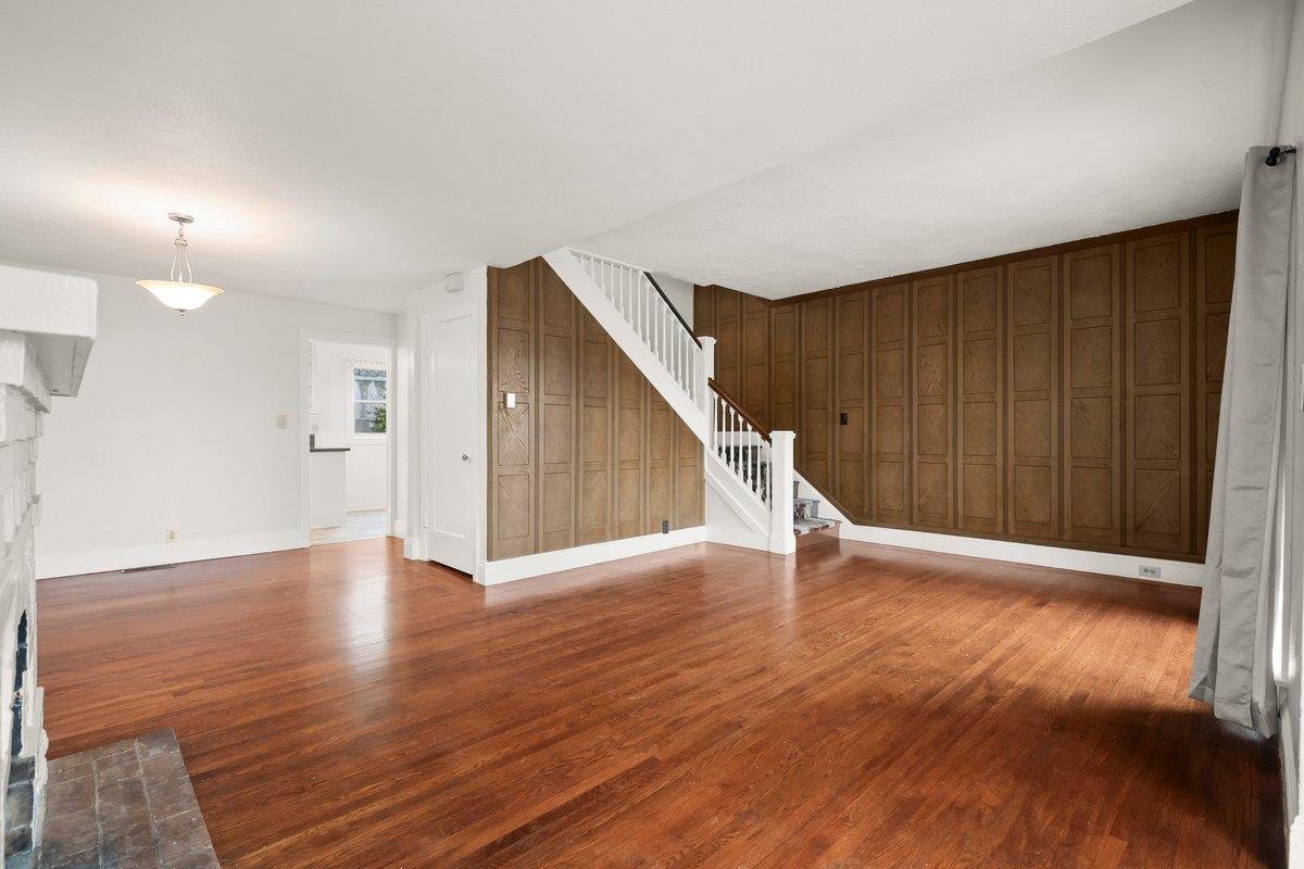 562 Crocker AVE