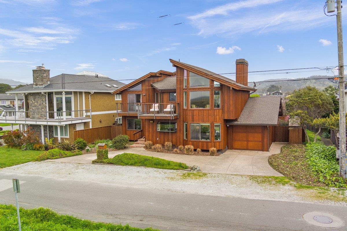 861 Railroad AVE