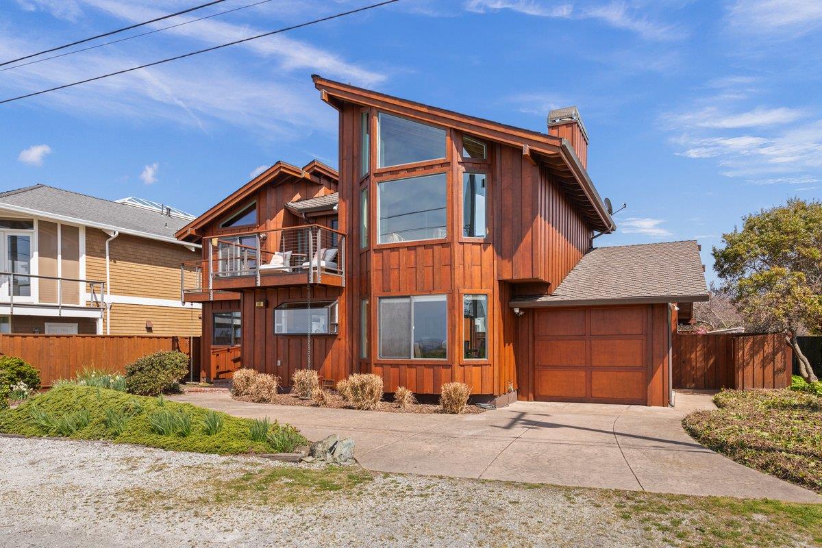 861 Railroad AVE