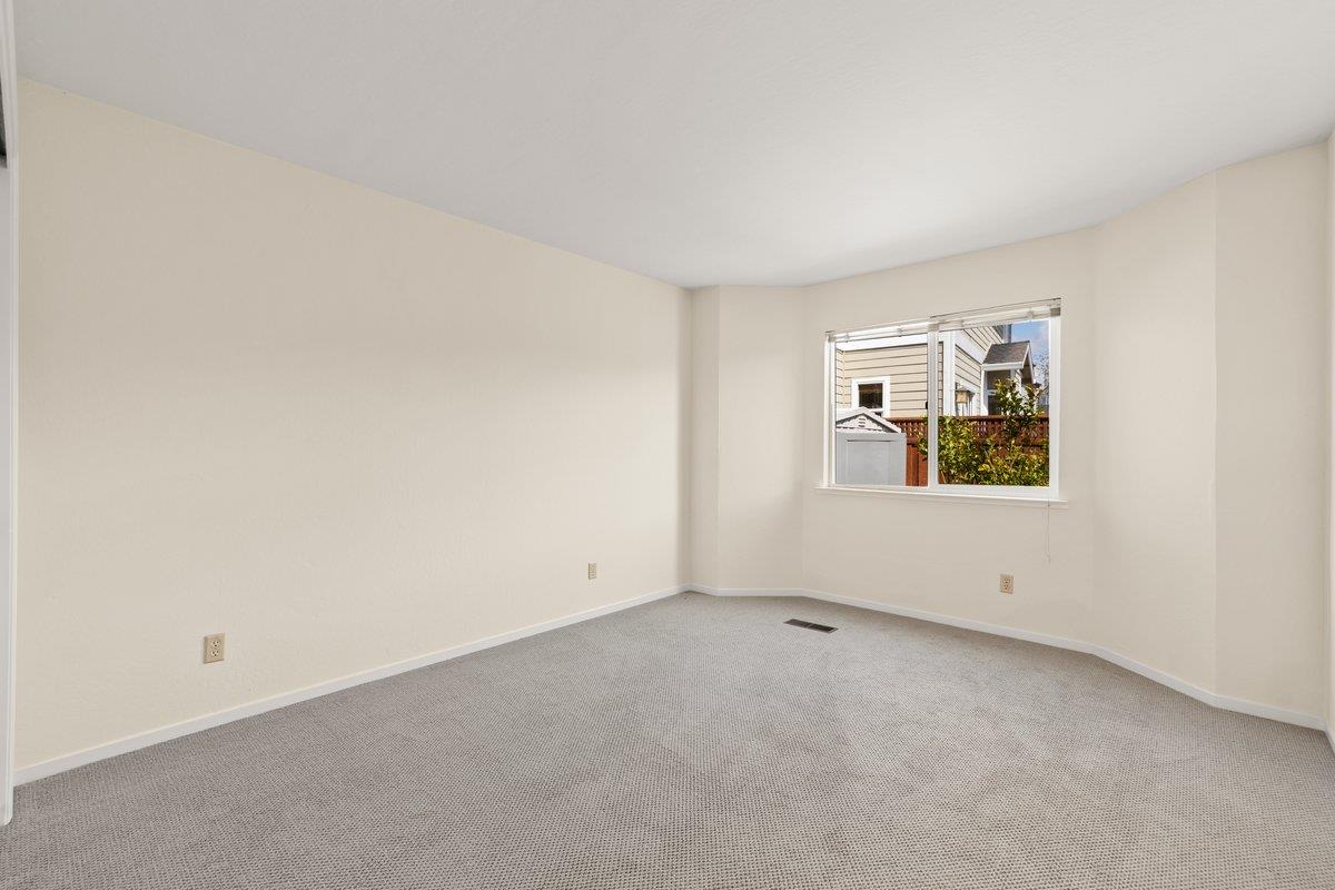 861 Railroad AVE